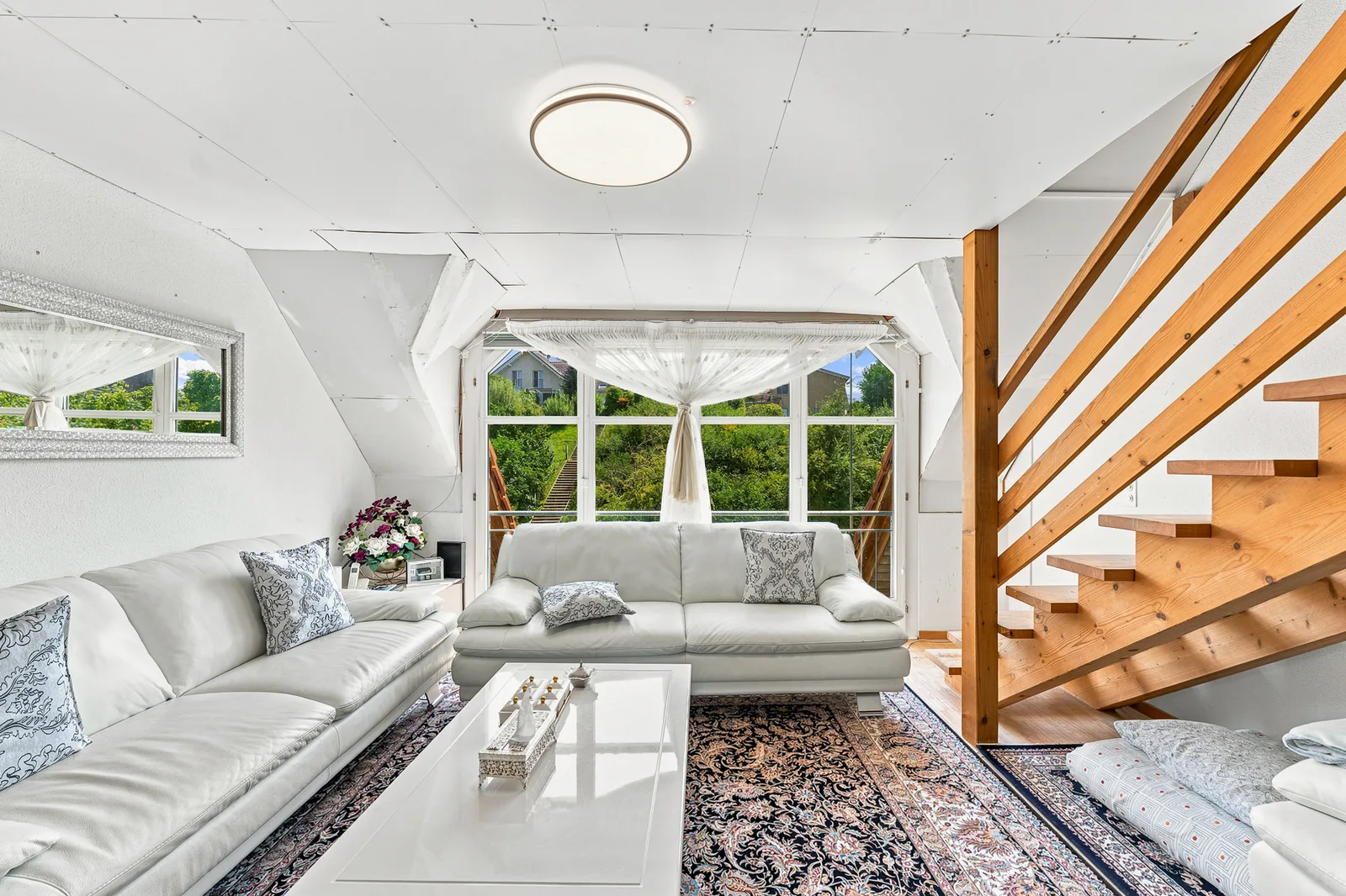 Grosszügige 6.5-Zimmer-Dach-Maisonette – Ein Zuhause für die ganze Familie - 3