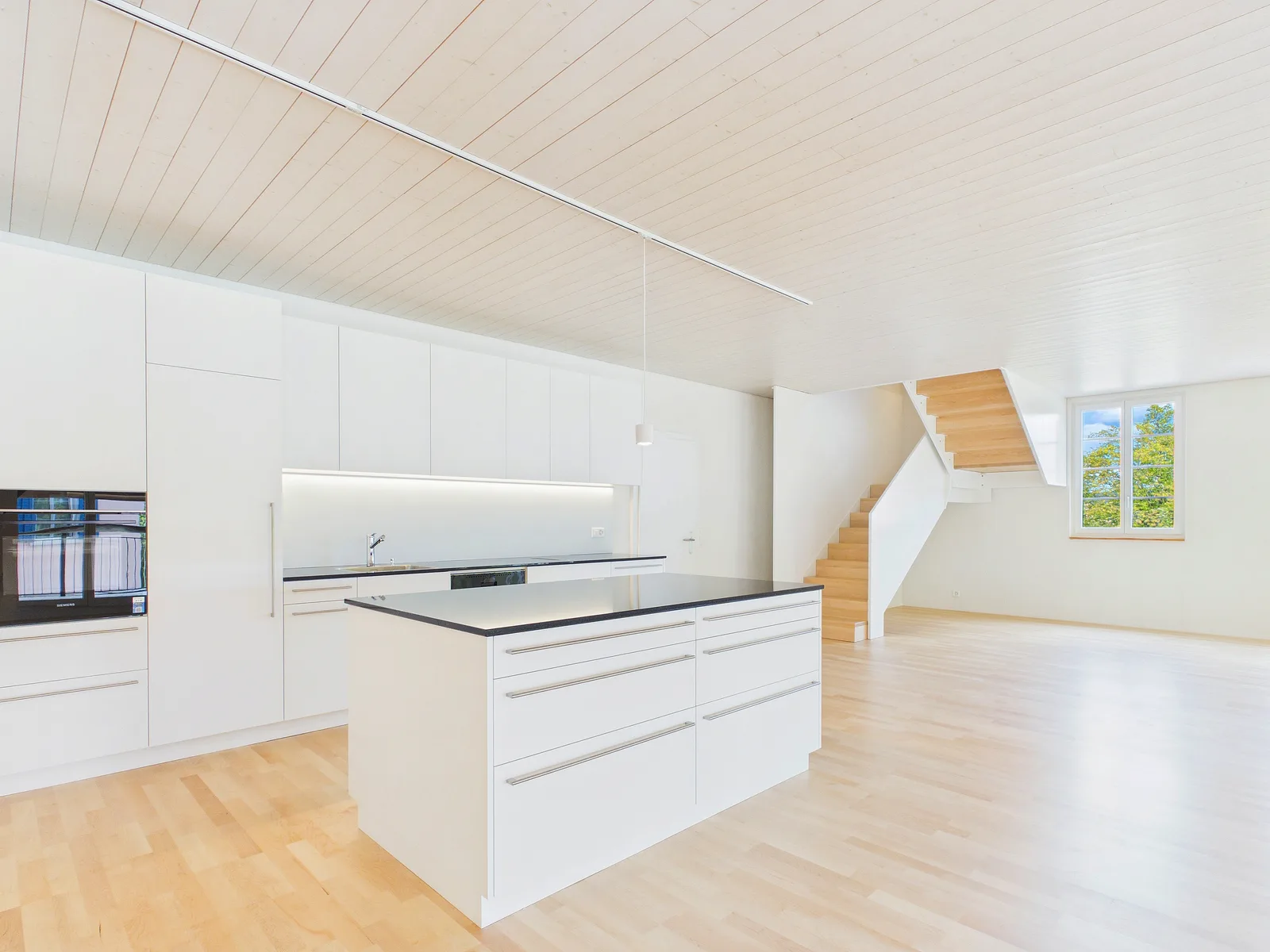 2-Zimmer-Maisonette mit Balkon und Seesicht in Thalwil mieten - 2