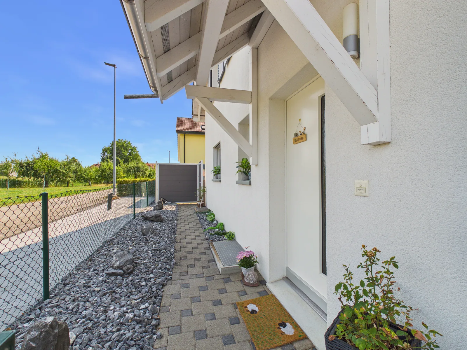 Modernes Einfamilienhaus mit Garten und schöner Weitsicht in Wolfwil - 2