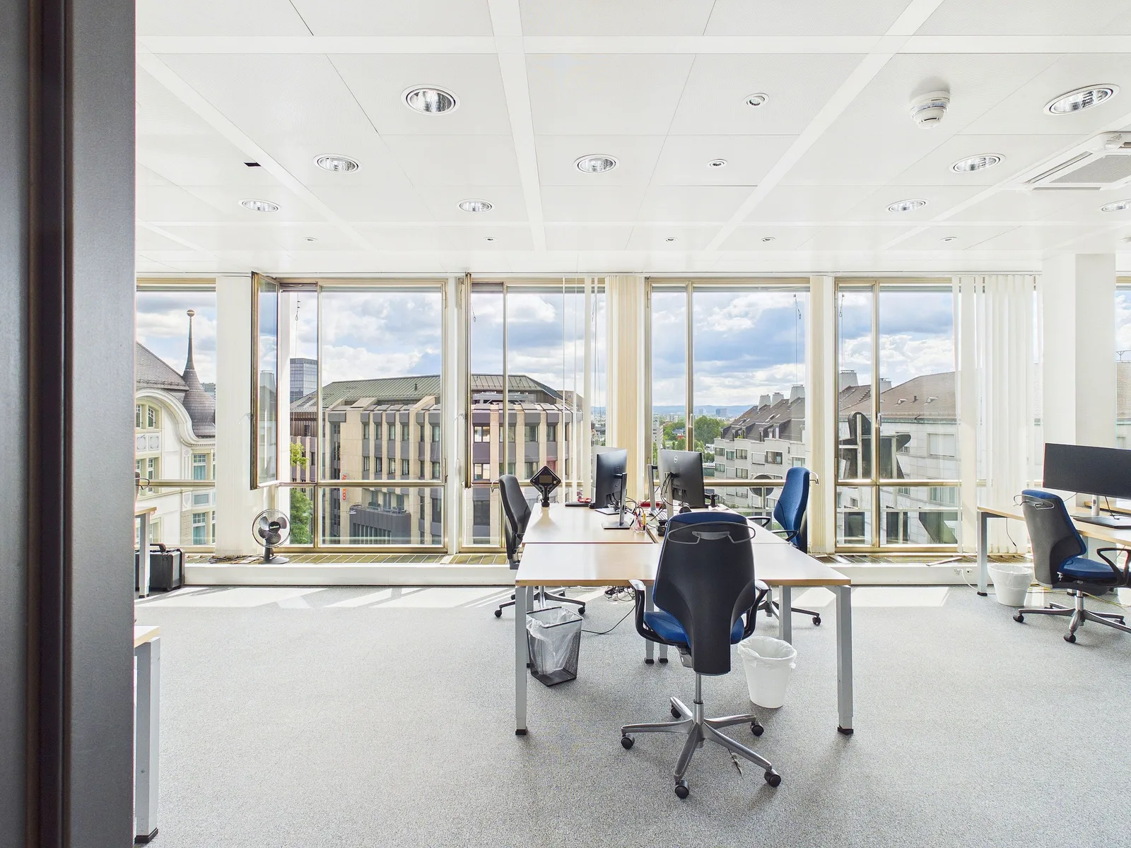 3.5-Zimmer Büro mit Aussicht in Zürich Oerlikon mieten - 3