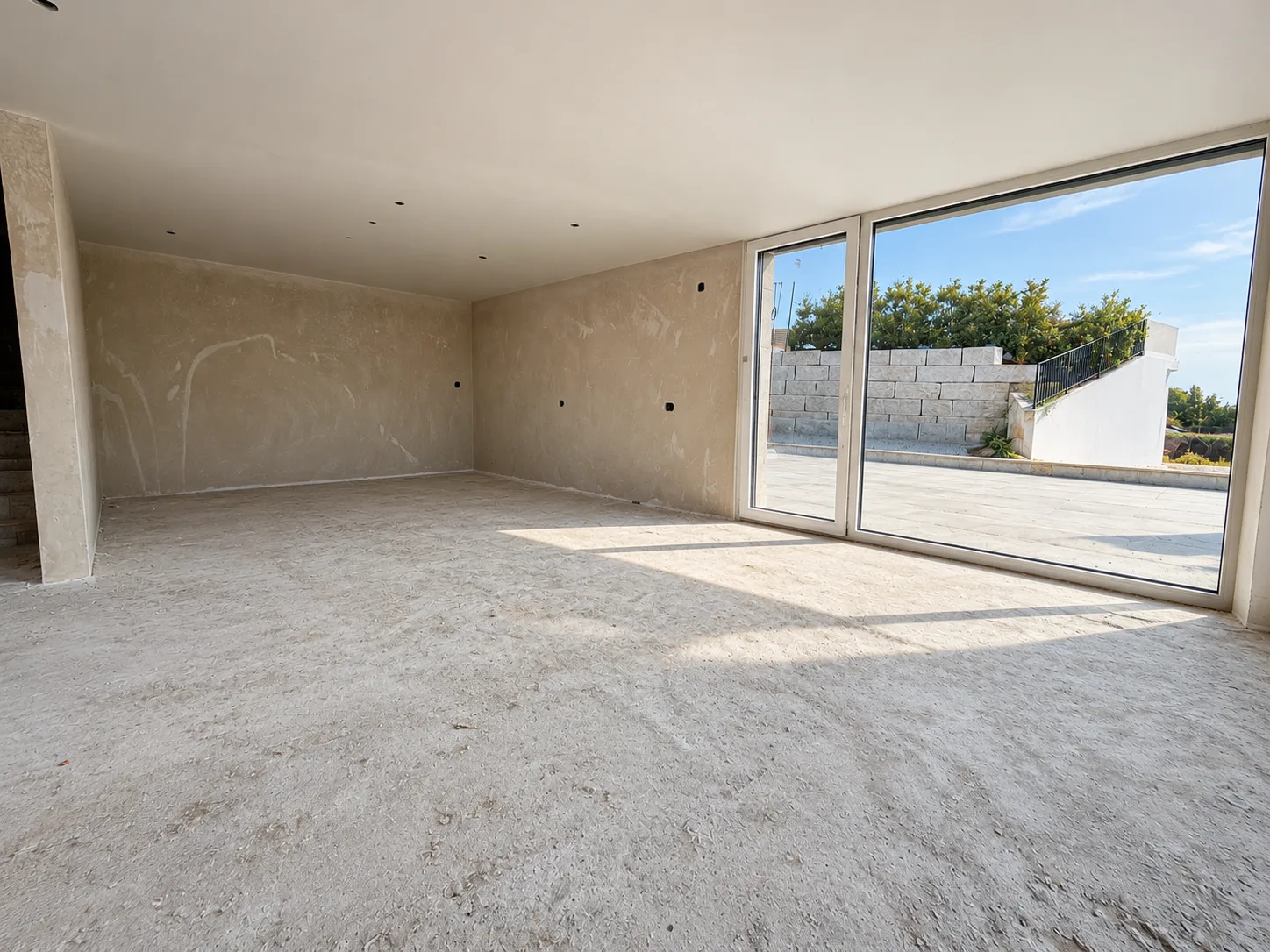 Exklusive 8-Zimmer-Doppelhaushälfte mit Dachterrasse in Münchenstein - 3