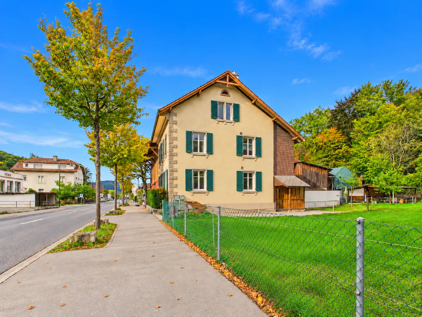 Grosszügiges 7-Zimmer-Bauernhaus mit Einliegerwohnung und vielseitigem Nutzungspotenzial - 3