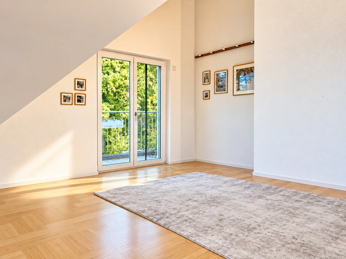 Stilvolles Wohnen auf zwei Ebenen – Grosszügige 6-Zimmer-Maisonette mit vier Balkonen in Zürich mieten - 3