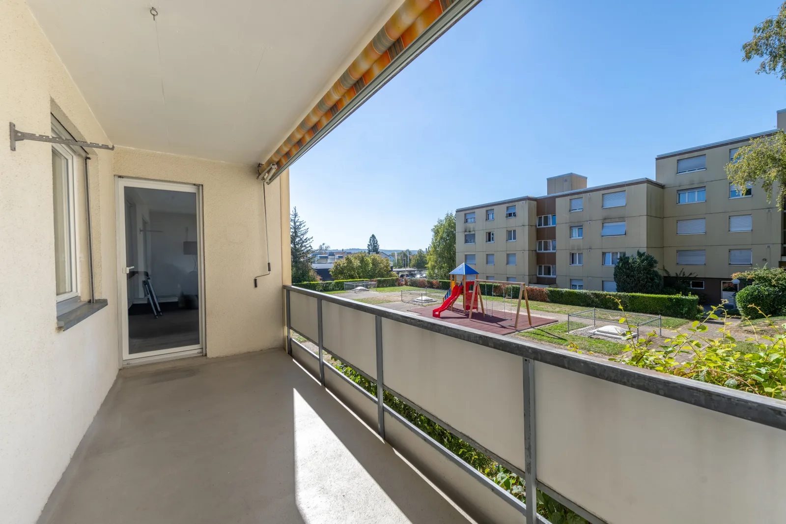 Viel Raum zum Wohlfühlen – helle 4-Zimmerwohnung mit Balkon und Lift - 3