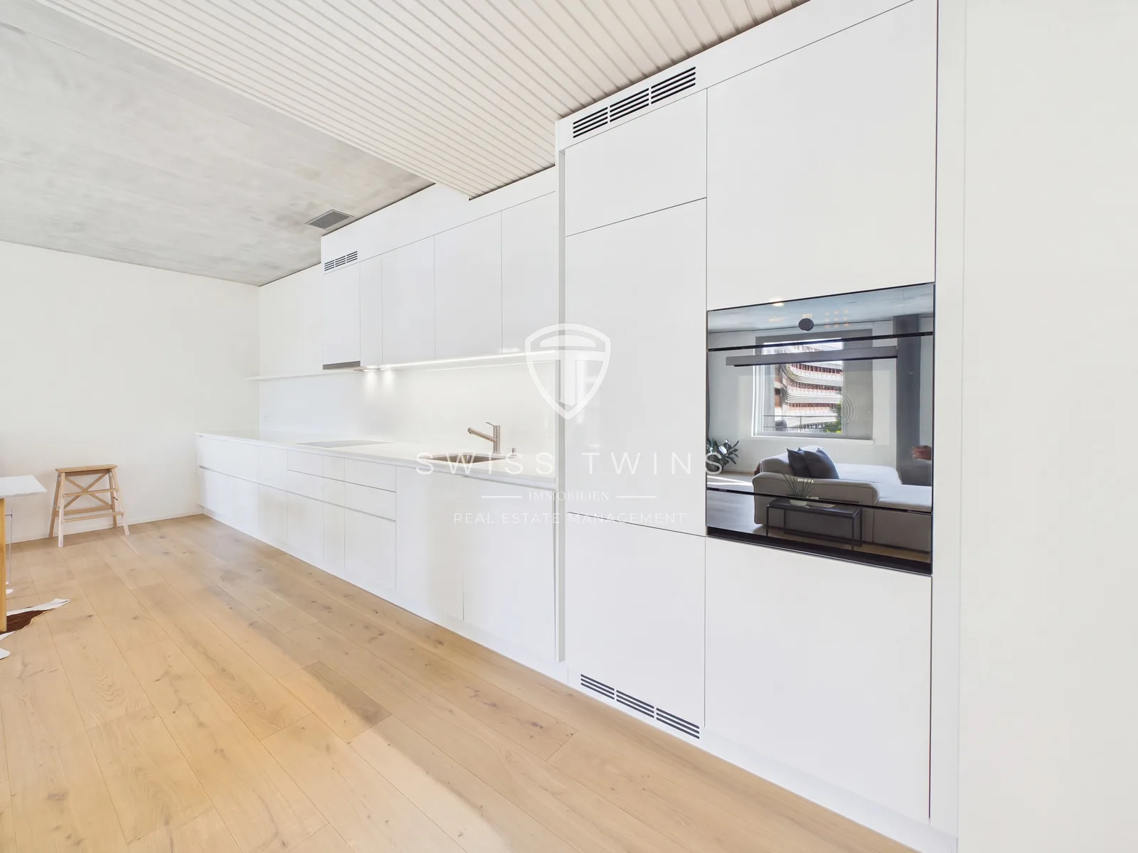 Moderne 2.5-Zimmer-Wohnung mit 98 m², Loggia & Dachlounge in Zürich Oerlikon - 3
