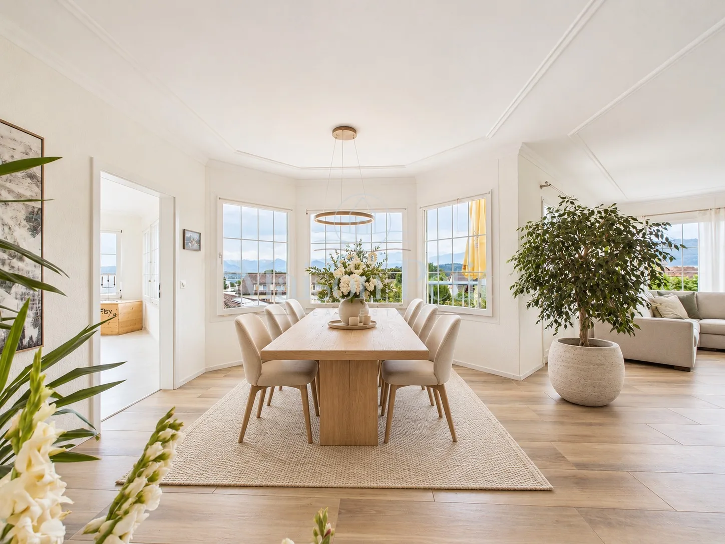 Das grandiosä Eifamiliehuus mit Garten, unverbaubarer Aussicht und viel Platz isch ready für neue Besitzer - 2