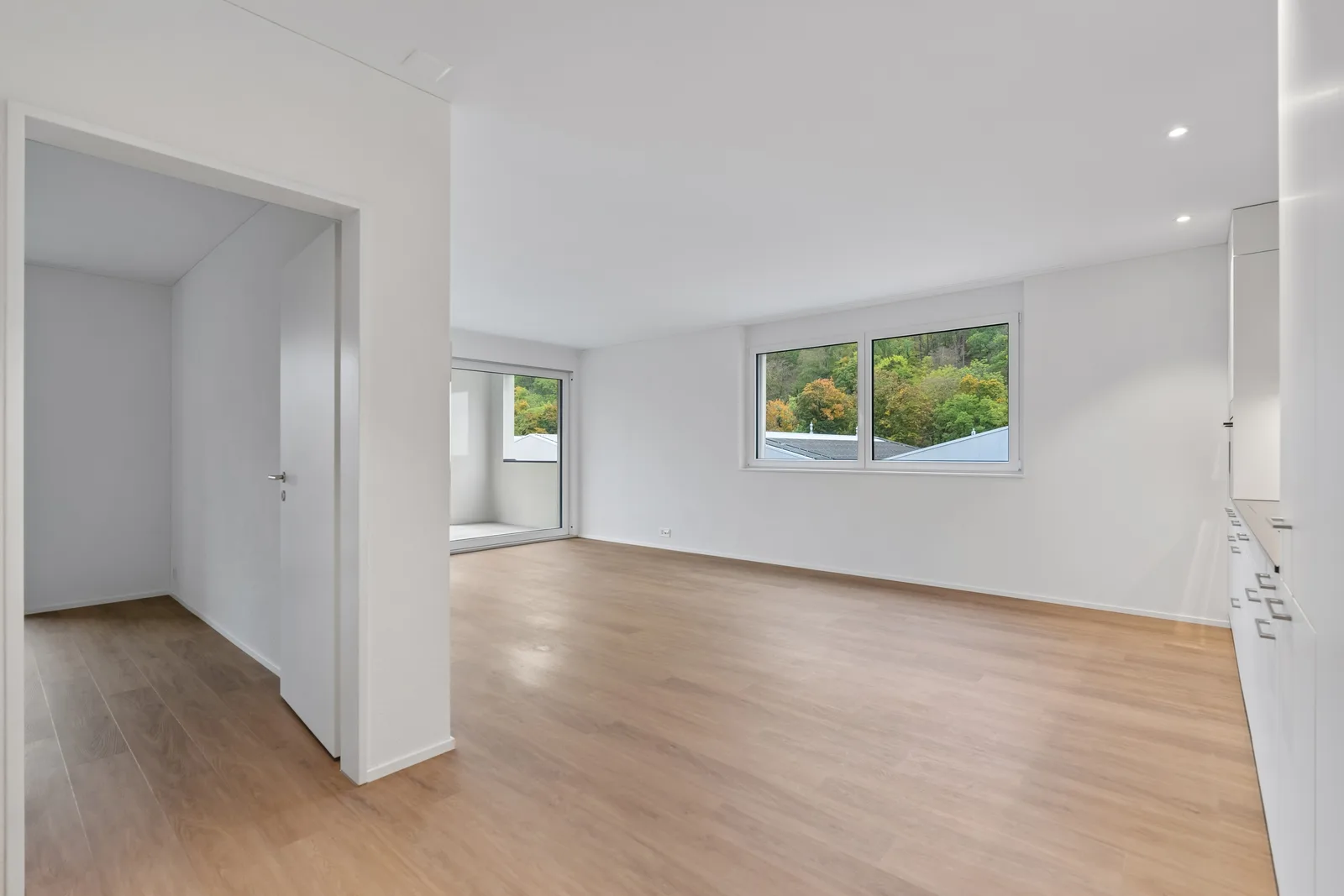 2.5-Zimmer-Wohnung mit 20 m² Balkon, ab sofort bezugsbereit - 3