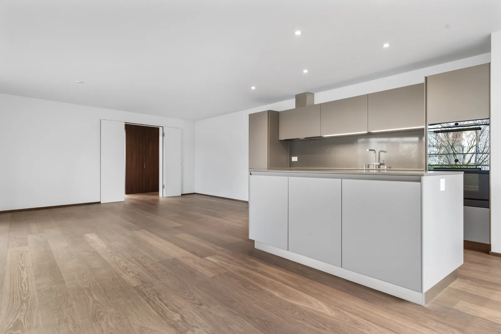 3.5-Zimmer EG-Wohnung mit Sitzplatz in Zürich an ruhiger Lage - 2