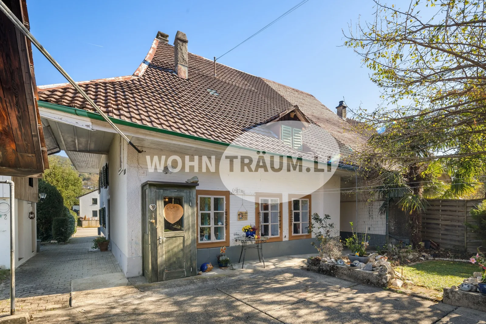 3½-Zimmer Eckhausteil mit Gartenhaus und grossem Grundstück - 2