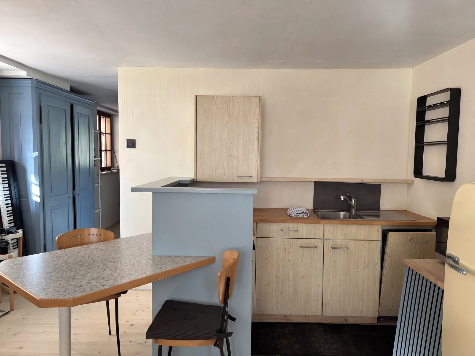 1-Zimmer-Studio mit Küche und Sitzplatz - 3