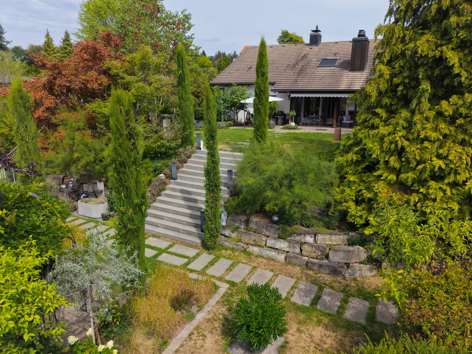 5.5-Zimmer-Einfamilienhaus mit idyllischem Gartenparadies in Reinach AG - 3