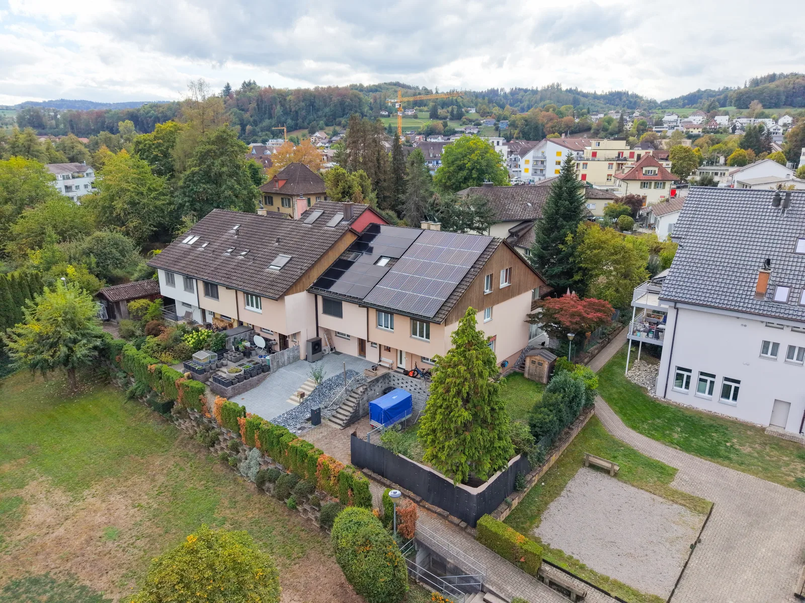 6.5-Zimmer-Reiheneckhaus mit Wintergarten und Photovoltaikanlage in Seon - 2