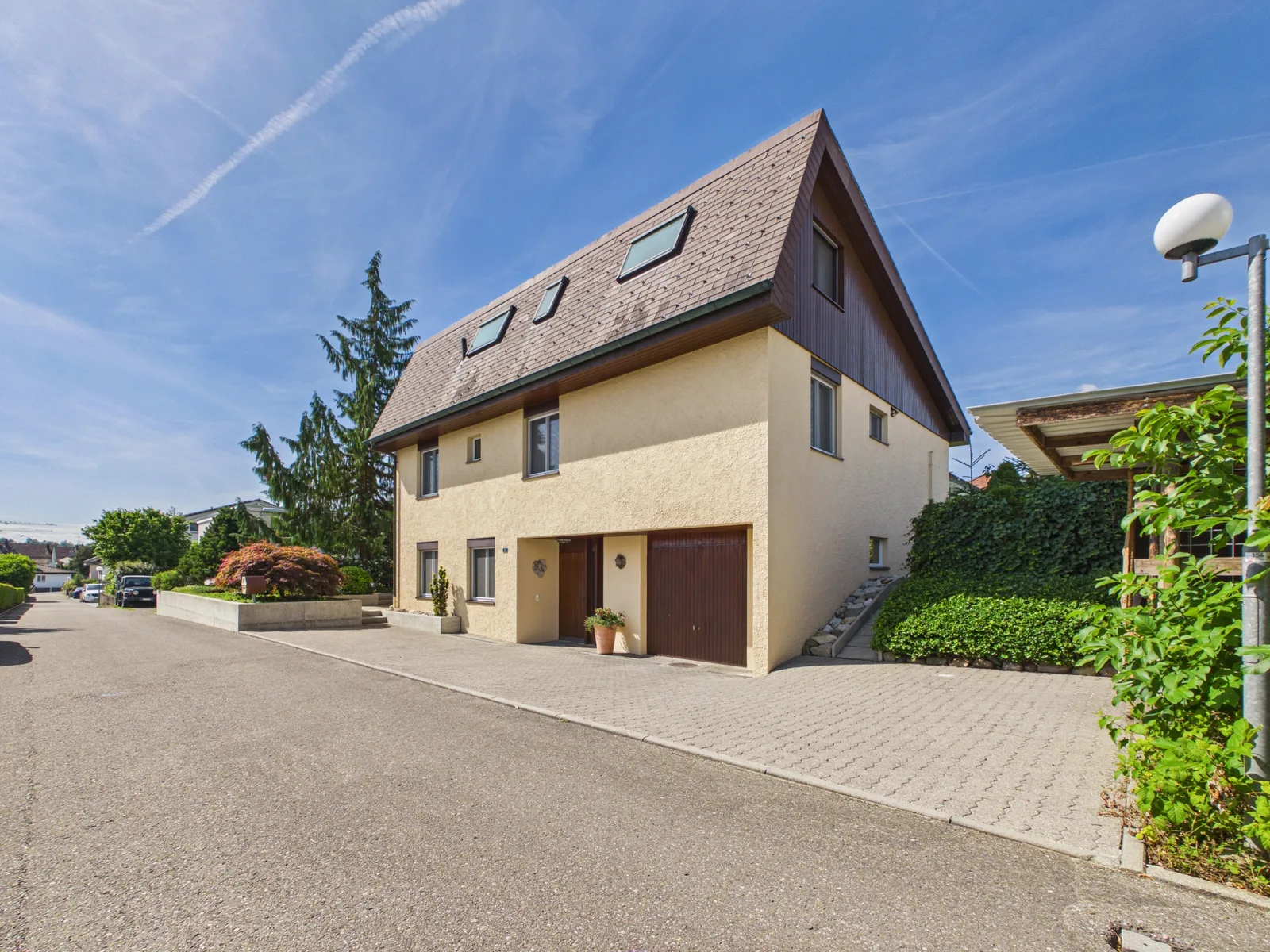 Grosszügiges 6.5-Zimmer-Einfamilienhaus an ruhiger Privatstrasse - 3