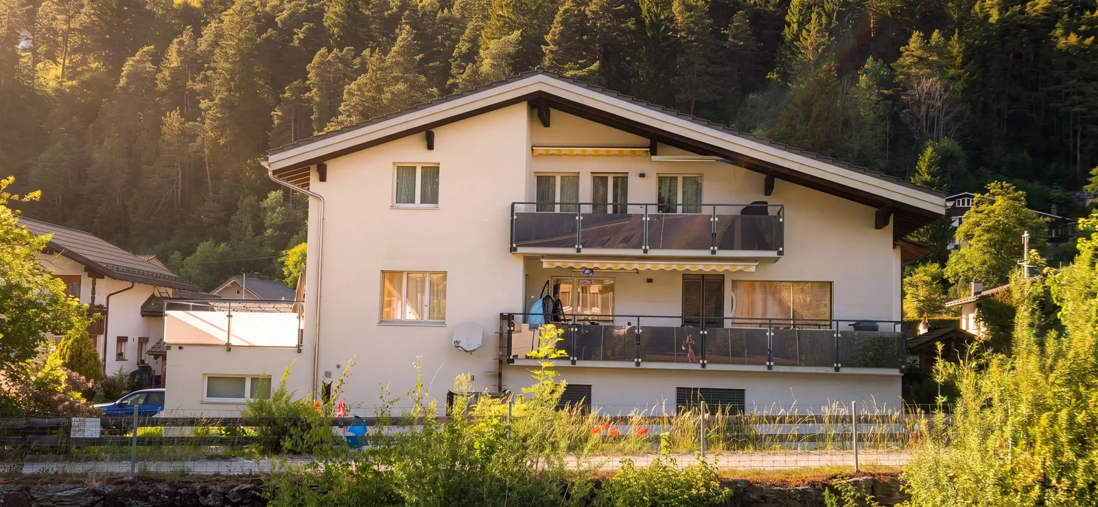Mehrfamilienhaus mit 3 Einheiten in Seewis-Schmitten kaufen - 2