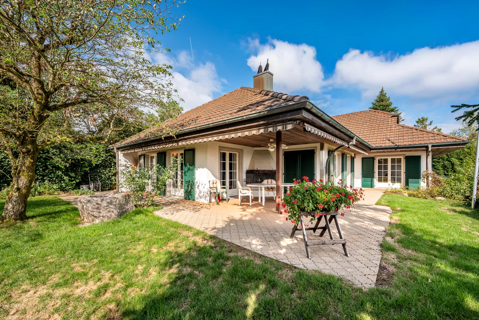 Herrschaftliche Villa mit traumhafter Weitsicht und viel Potenzial - 2