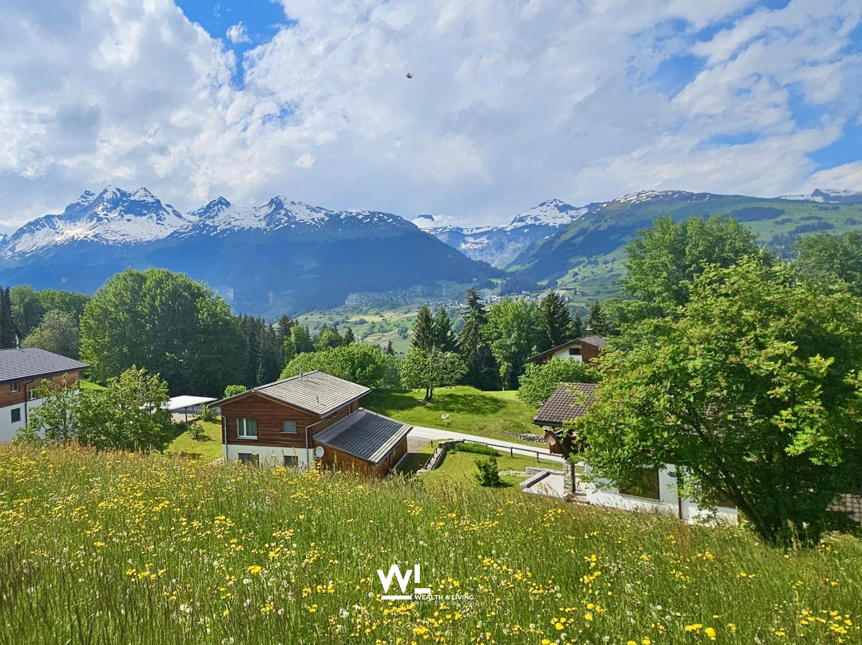 820 m² sonniges Bauland mit Bergpanorama in Obersaxen Mundaun - 1
