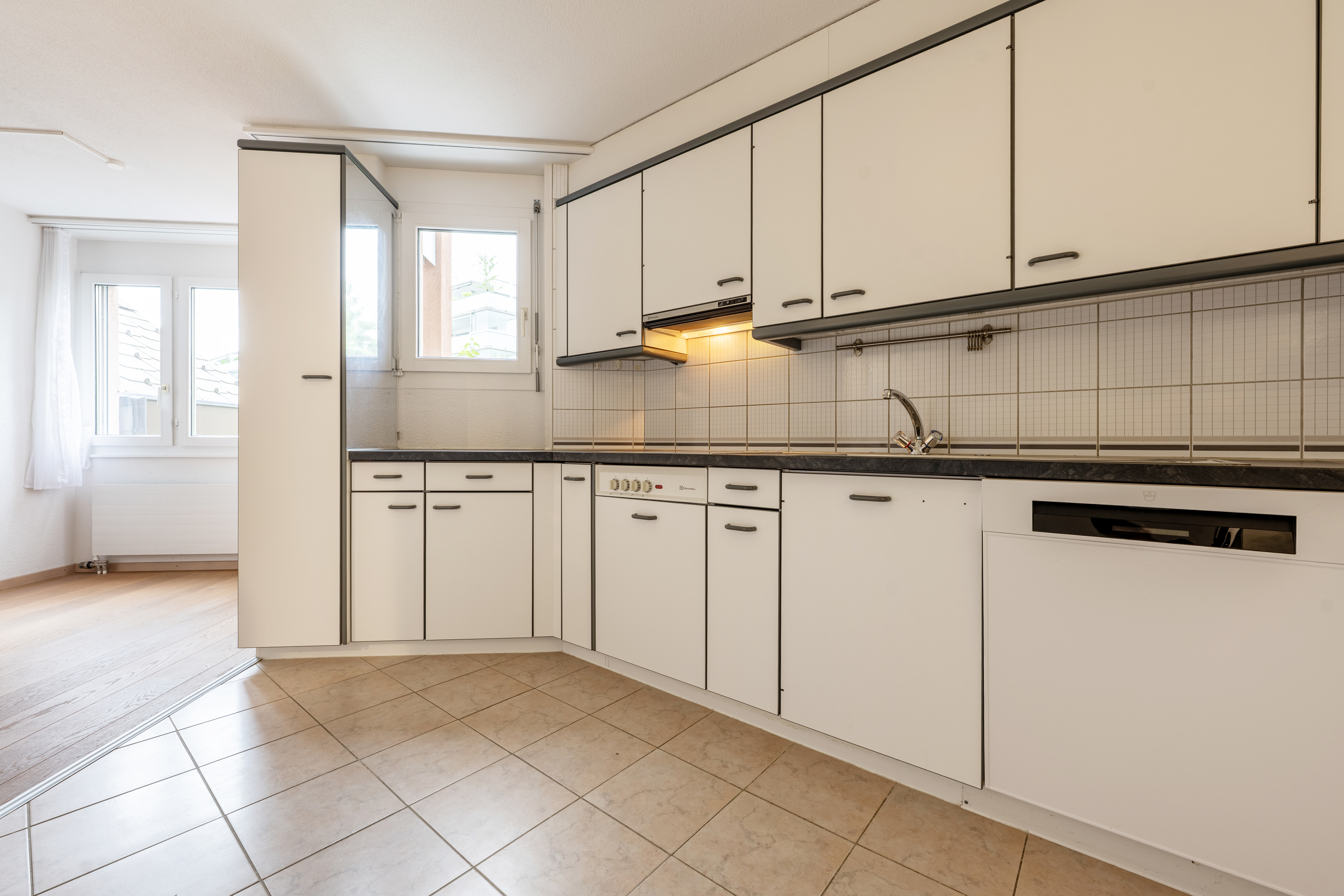3.5-Zimmer-Gartenwohnung mit Wintergarten in Thun - sonnig & ruhig - 2