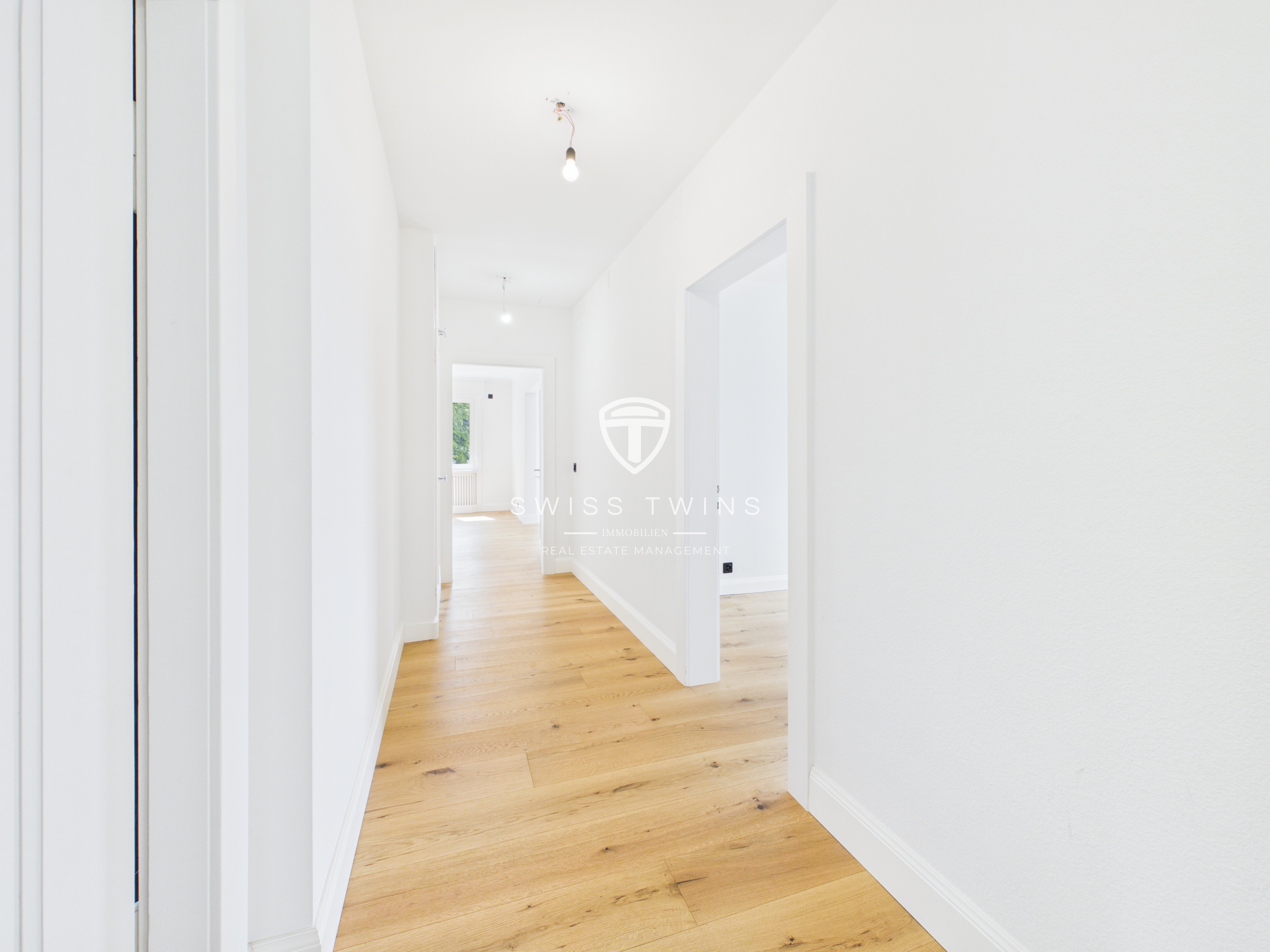 Exklusive 3.5 Zimmer-Wohnung mit traumhaftem Seeblick an der Goldküste in Küsnacht - 3