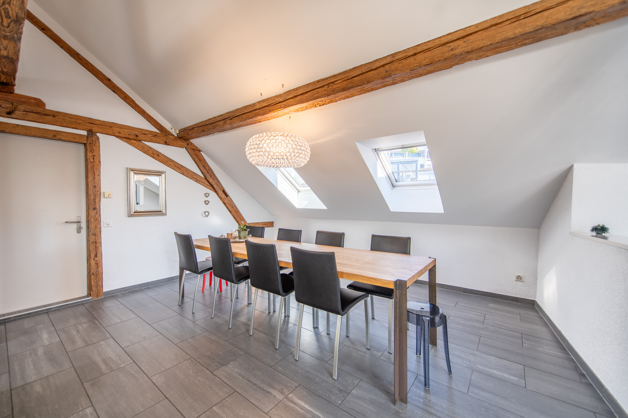 Duplexwohnung im Altbaustil mit Traumterrasse & Ausbaupotenzial - 3