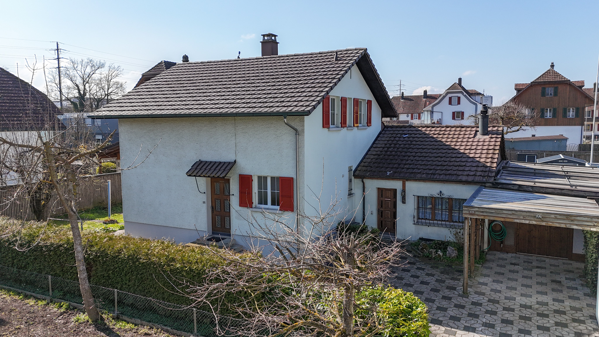 Einfamilienhaus mit Naturgarten, Teich und vielseitigem Baulandpotenzial - 2