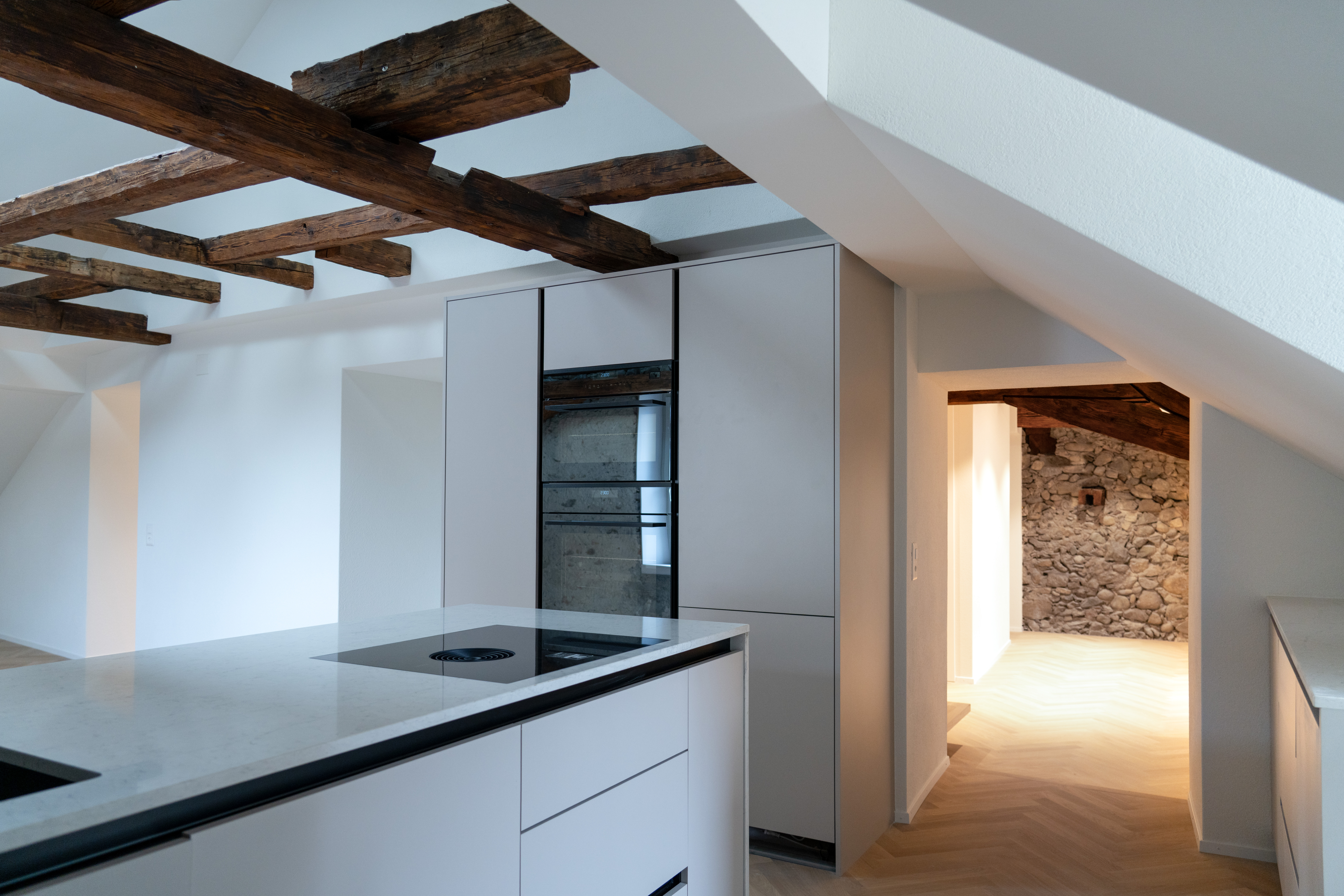 Charmante, kernsanierte 4.5-Zimmer-Dachmaisonettewohnung - 3