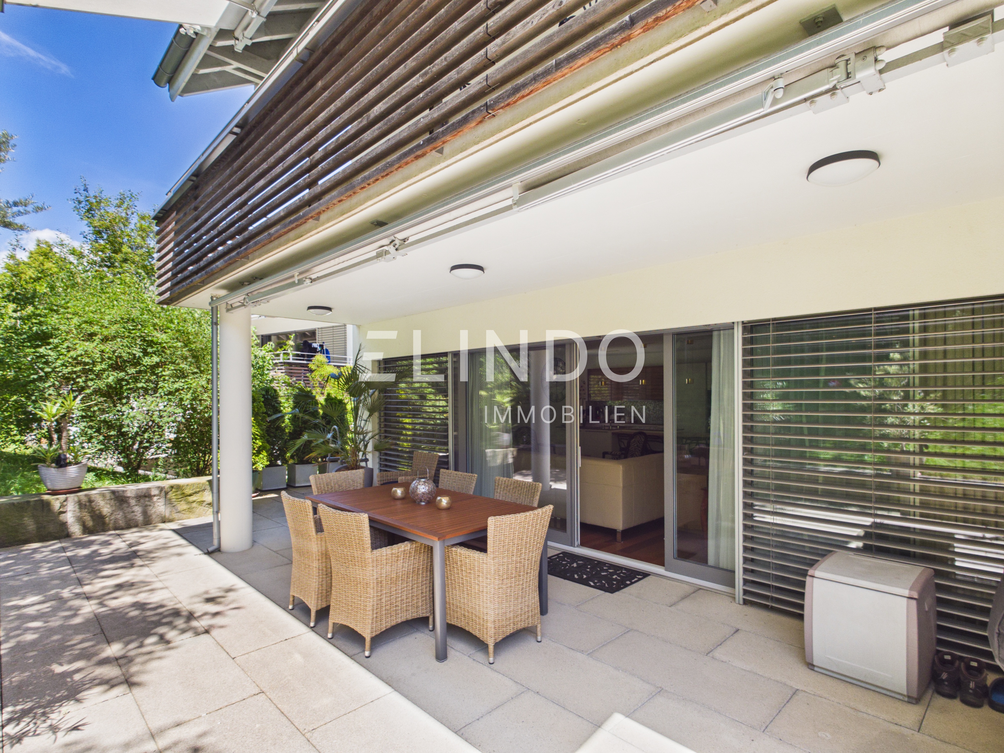 Grosszügig auf zwei Etagen – Terrasse, Garten & begehbarer Kleiderschrank - 2