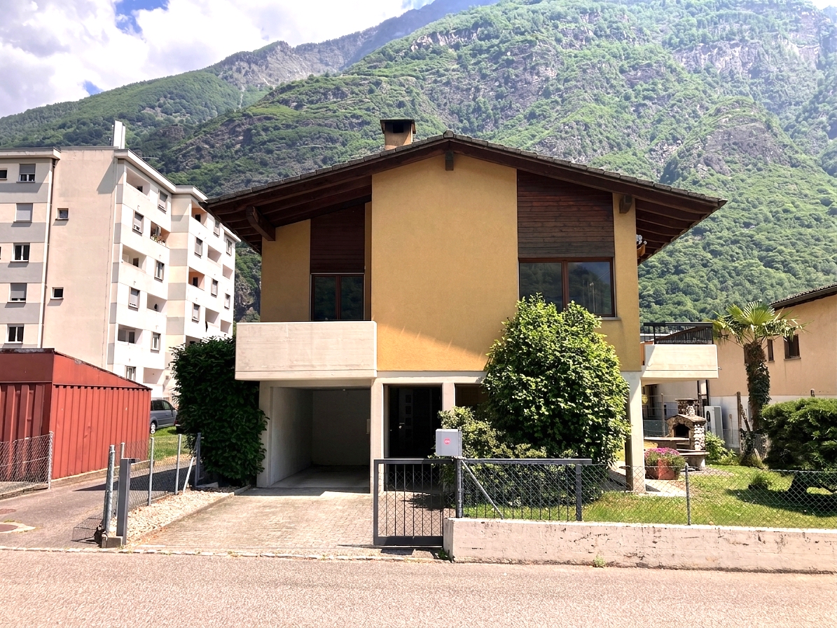 Freistehendes 6.5-Zi.-Einfamilienhaus mit Garten in Biasca - 3