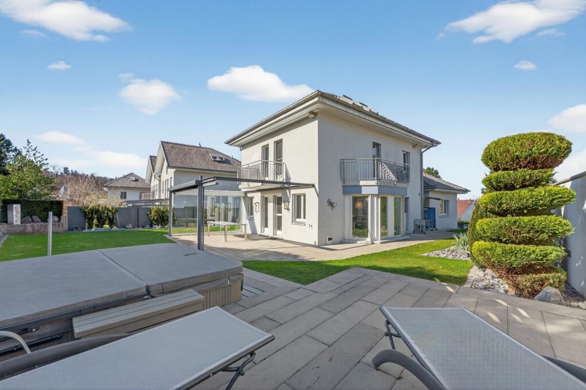 Familienfreundliches Einfamilienhaus mit vielseitigen Nutzungsmöglichkeiten und privater Gartenoase - 3