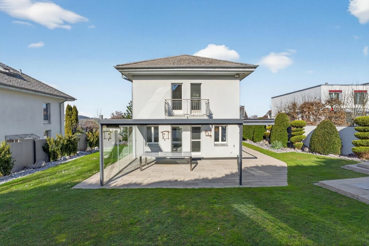 Familienfreundliches Einfamilienhaus mit vielseitigen Nutzungsmöglichkeiten und privater Gartenoase - 2