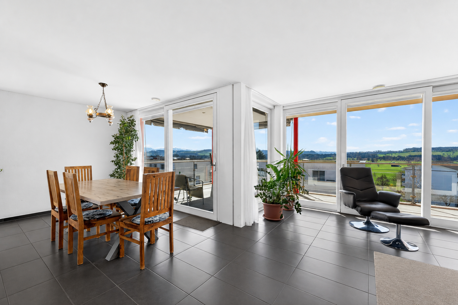 4.5-Zimmer Wohnung mit Weitsicht und Balkon in Geuensee - 3