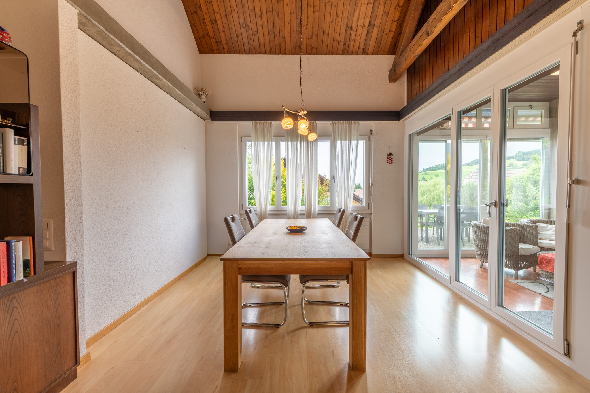 Ihr Rückzugsort mit Weitblick: Freistehendes 6.5-Zimmer-Einfamilienhaus mit Gartenidylle - 3