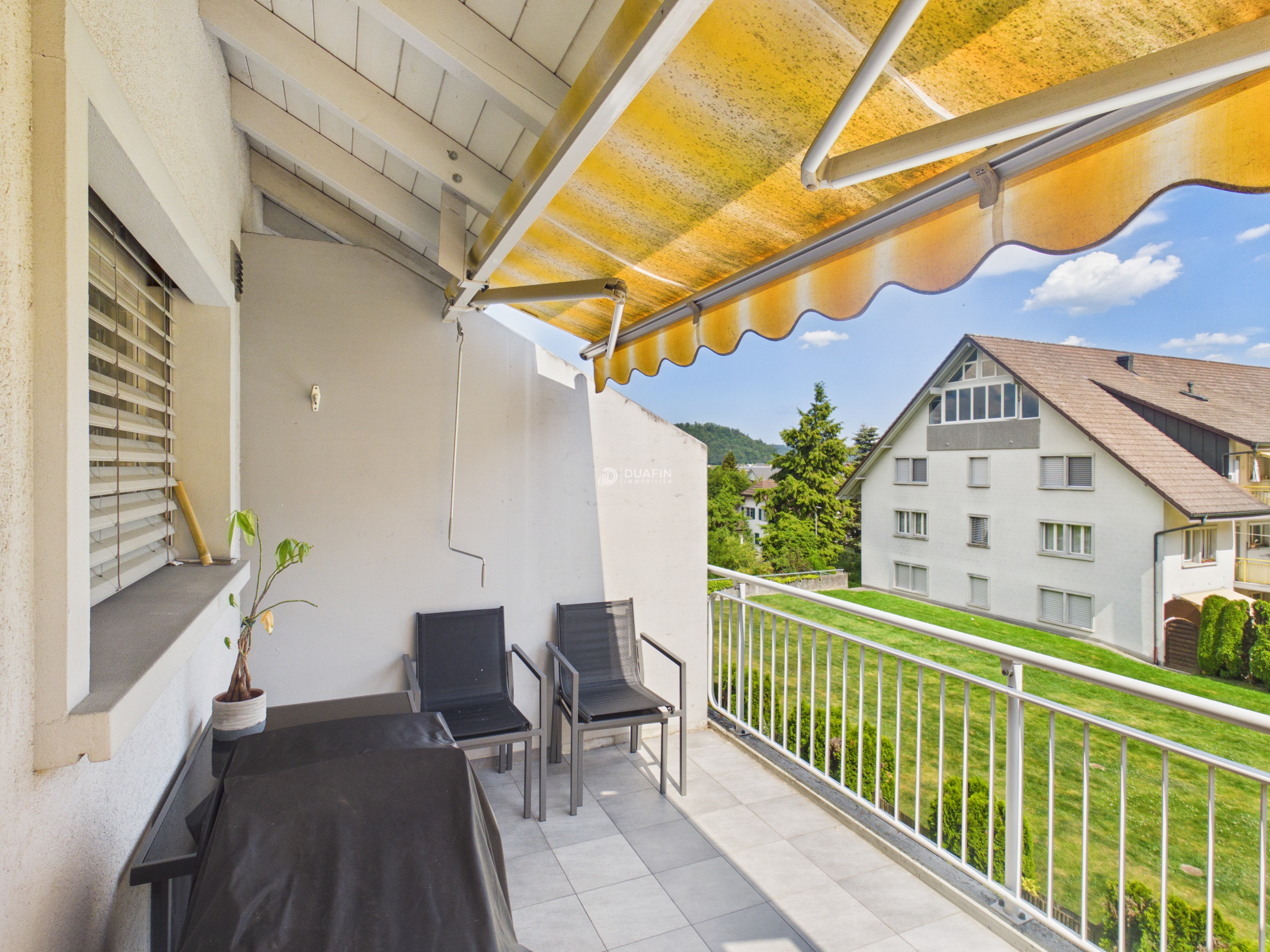 4.5-Zi.-Etagenwohnung mit Balkon in Schafisheim - ruhig - 2