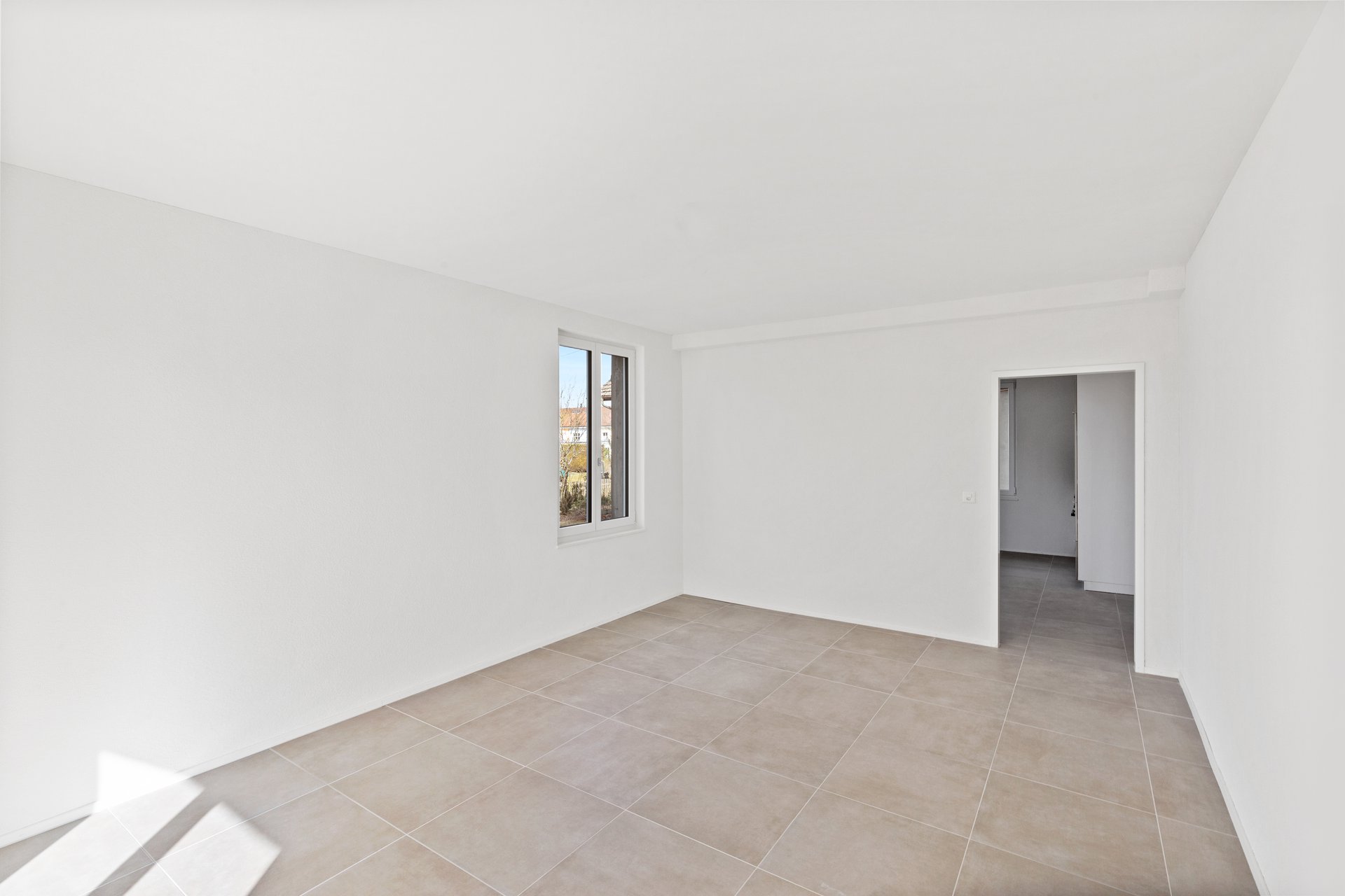 Moderne 2.5-Zimmer-Wohnung mit Regendusche in Aarwangen - 2