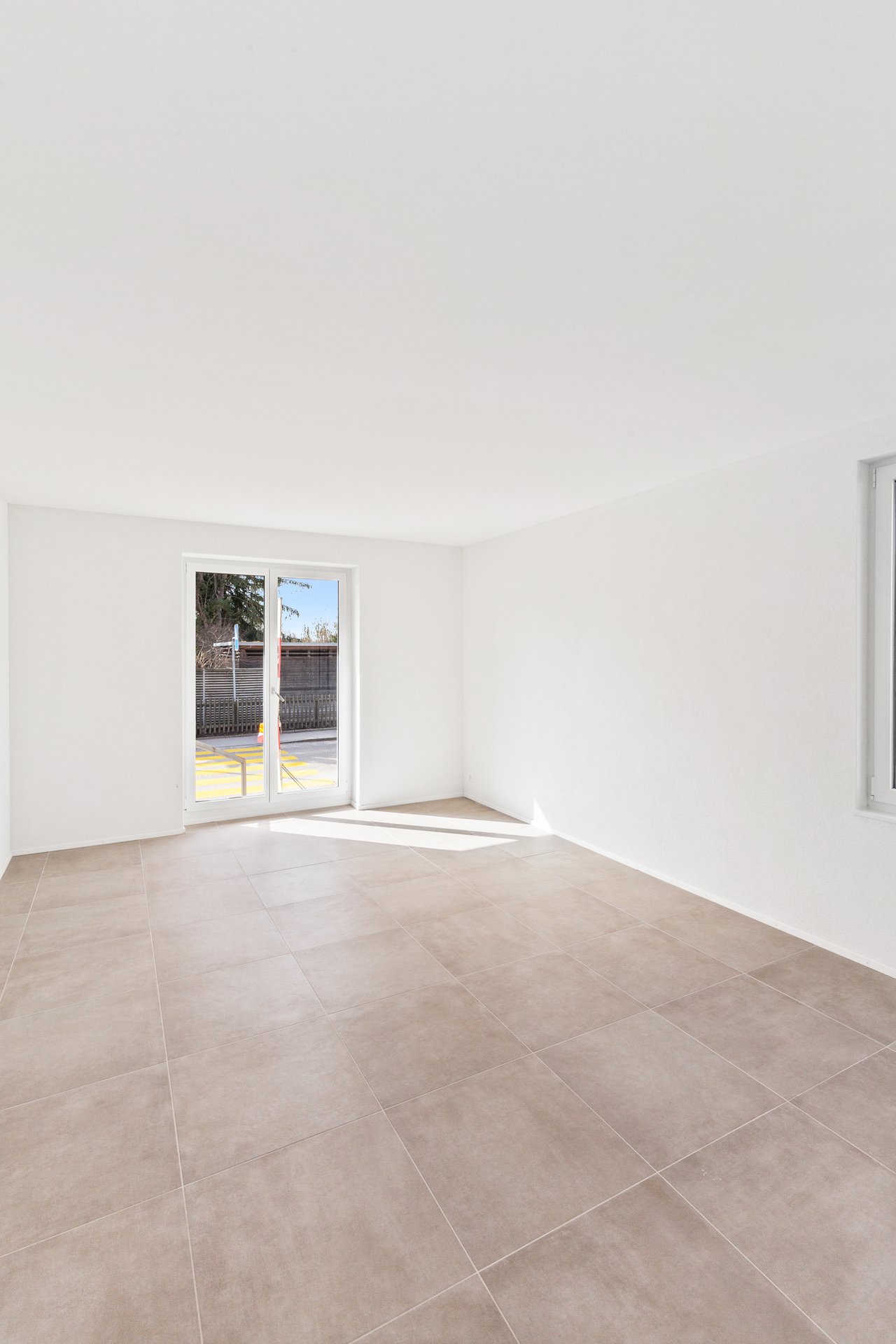 Moderne 2.5-Zimmer-Wohnung mit Regendusche in Aarwangen - 3