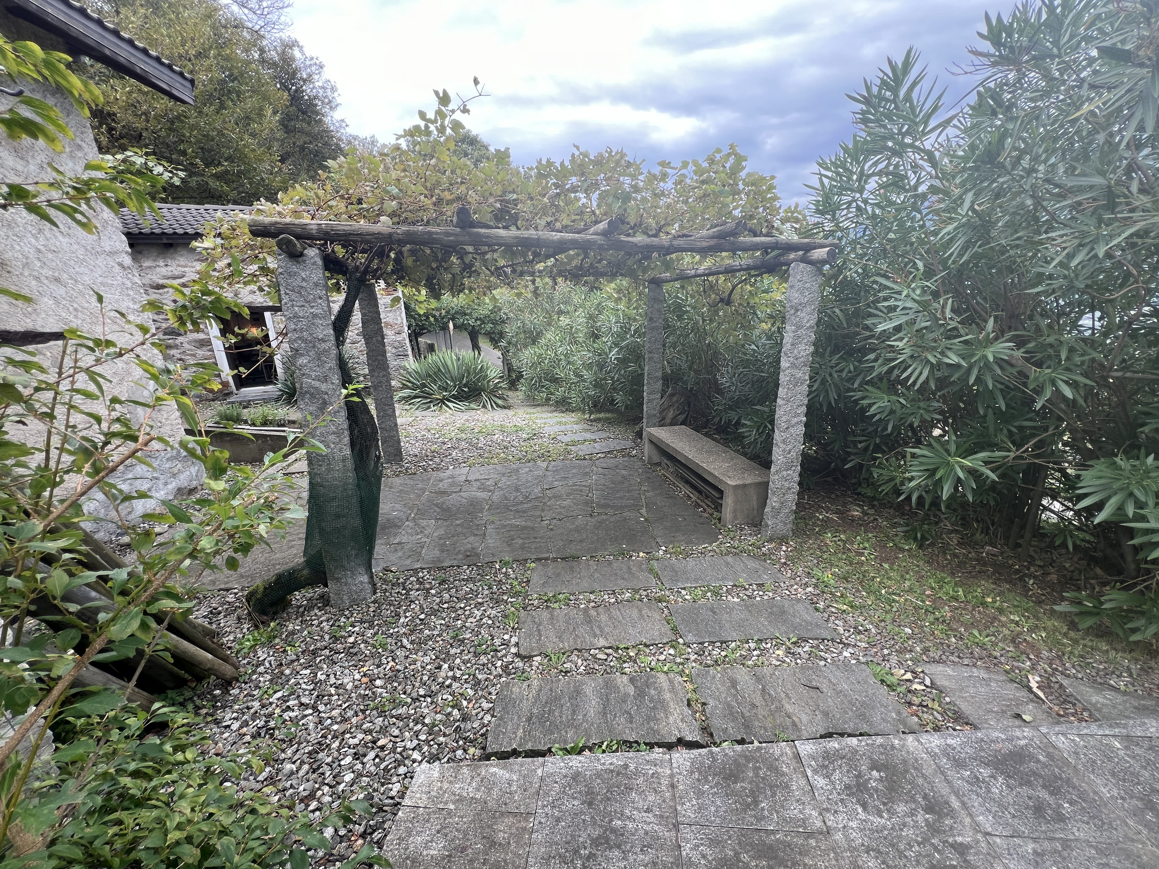 3.5-Zimmer-Rustico mit viel Land in S. Antonino kaufen - 3