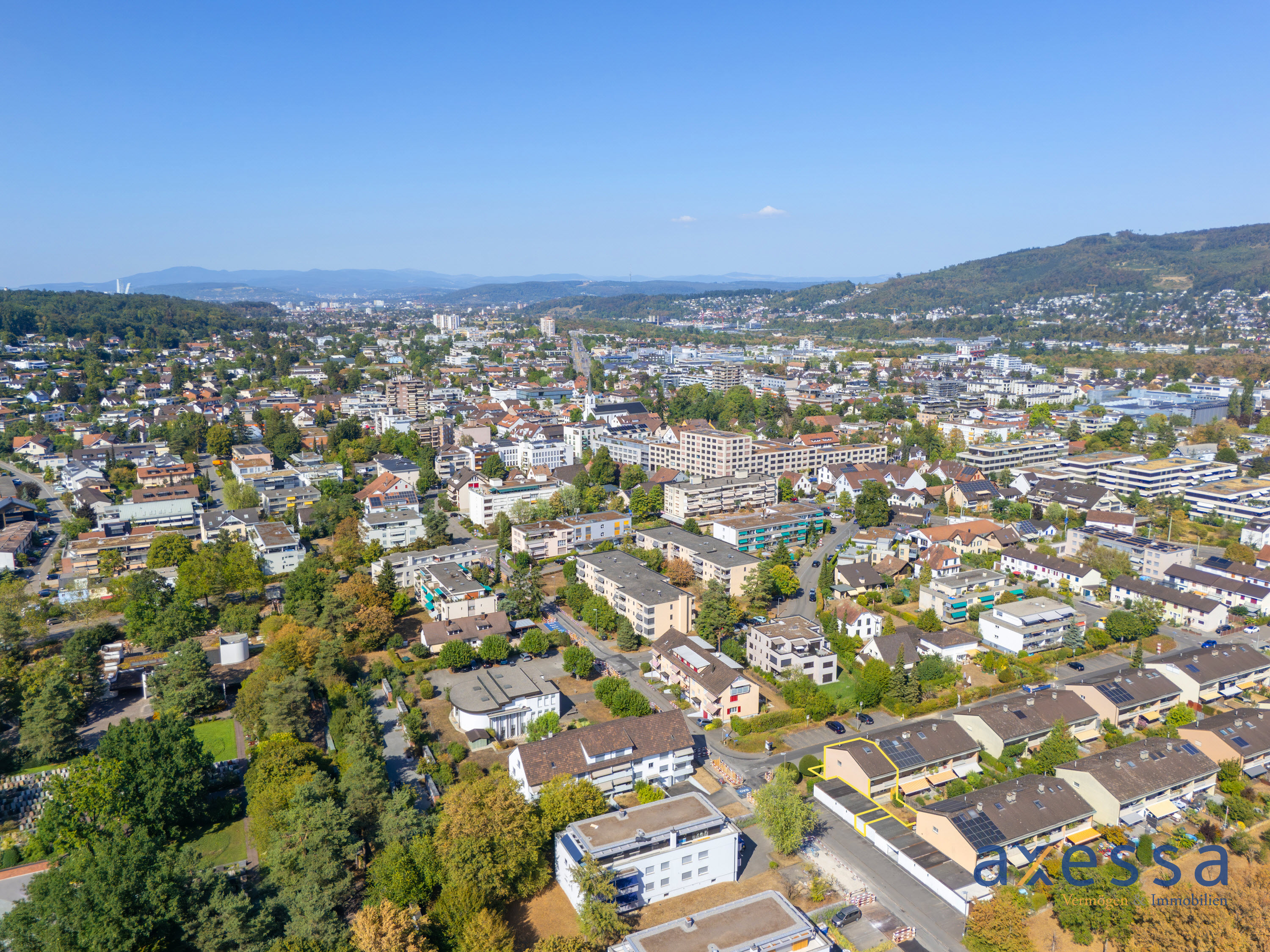 5-Zimmer-Reiheneckhaus mit Garten in Reinach - 3