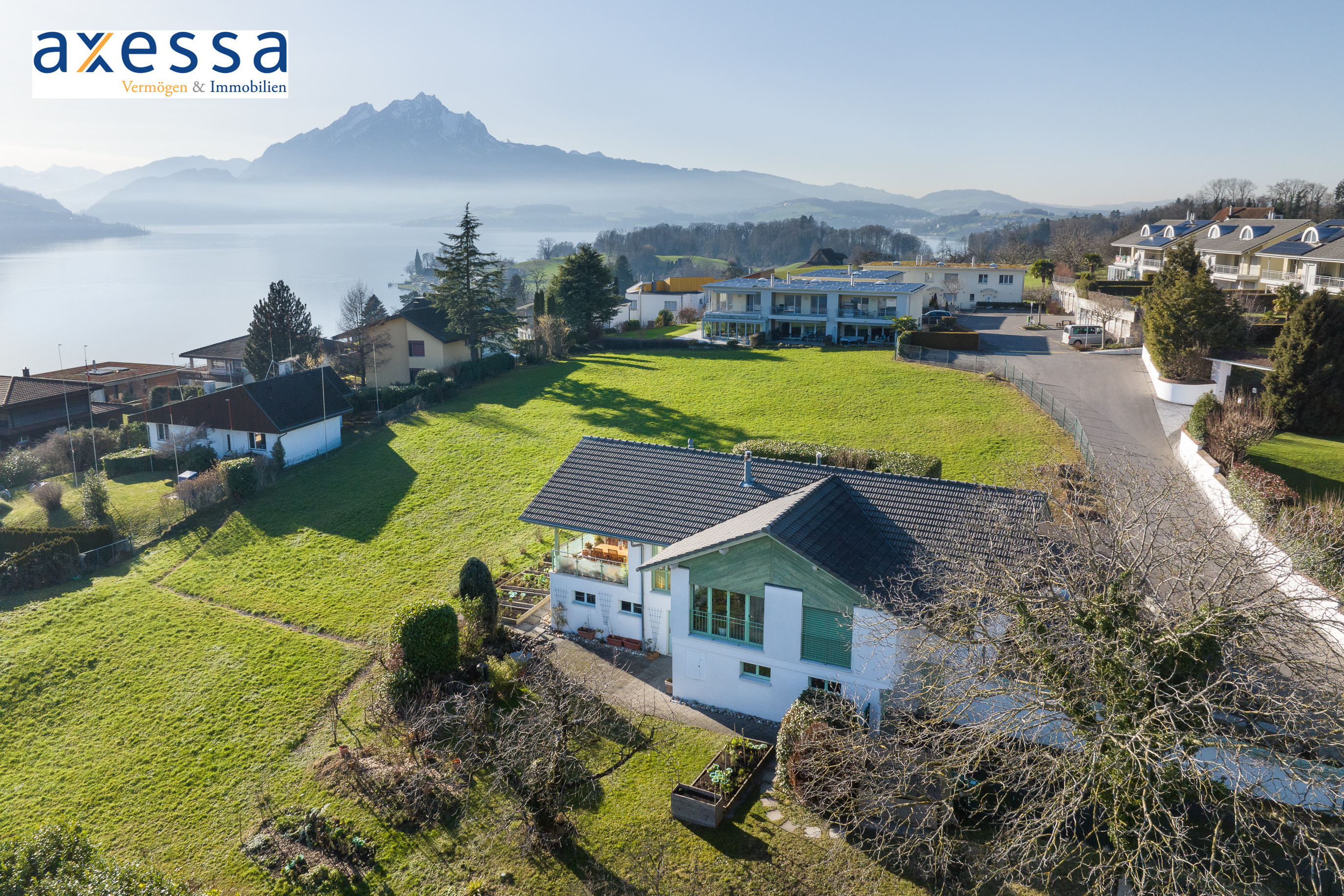 Sonniges Bauland mit See- und Bergsicht in Weggis kaufen - 3