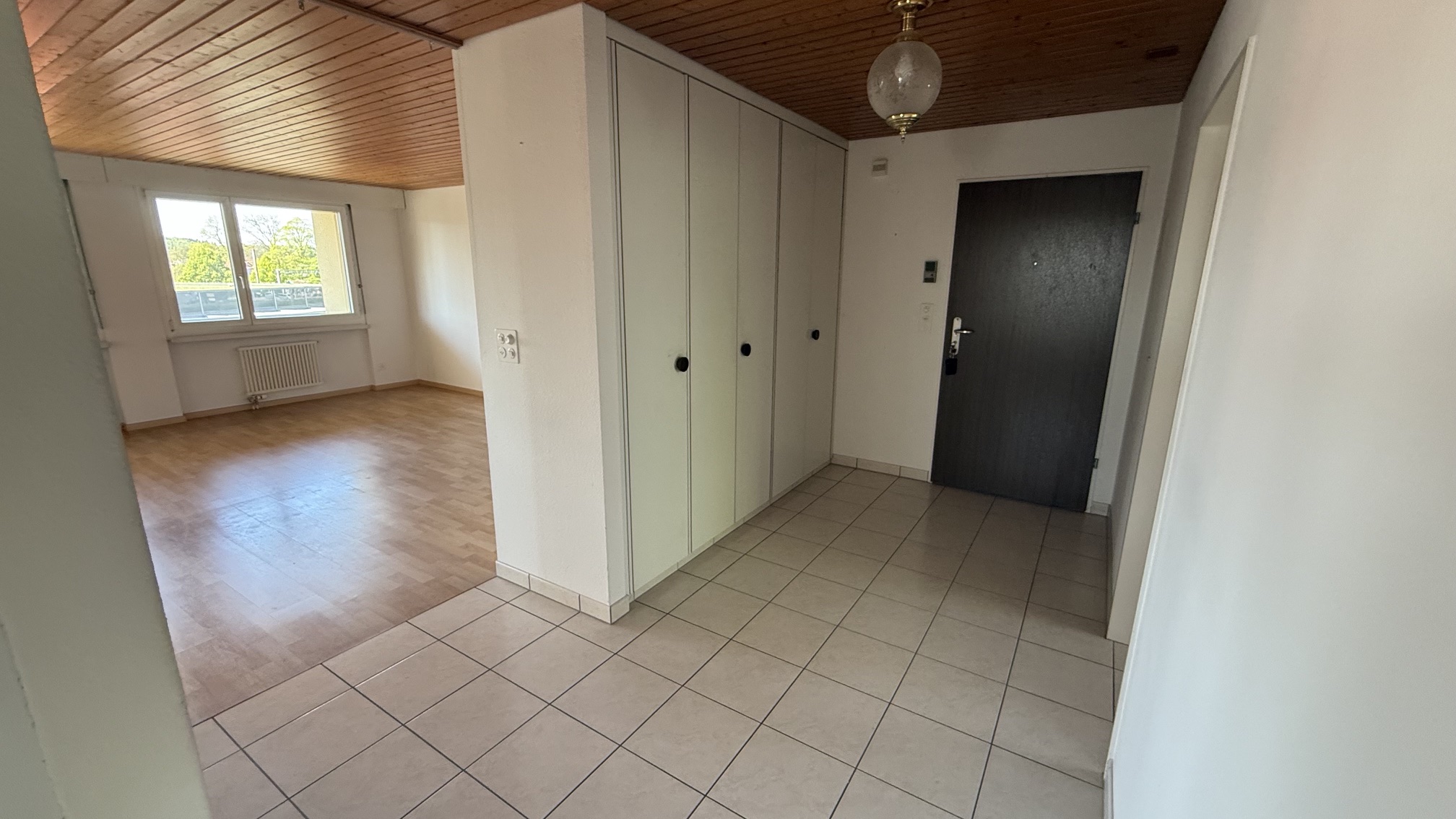 4.5-Zi.-Wohnung mit Balkon 2300 inkl. Nebenkosten - 2