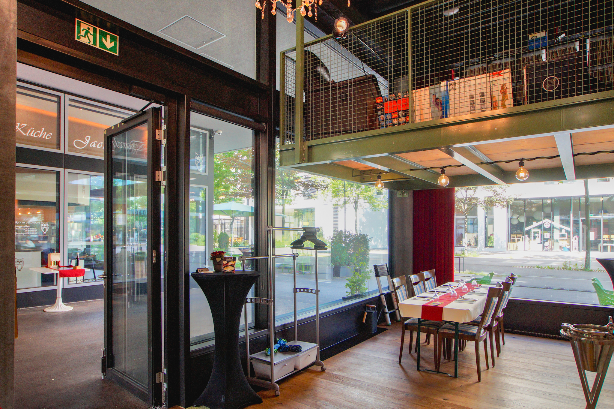 Attraktives, sowie trendiges Restaurant, an bester Lage, mitten in der herrlich begrünten Fussgängerzone des Glattparks - 2