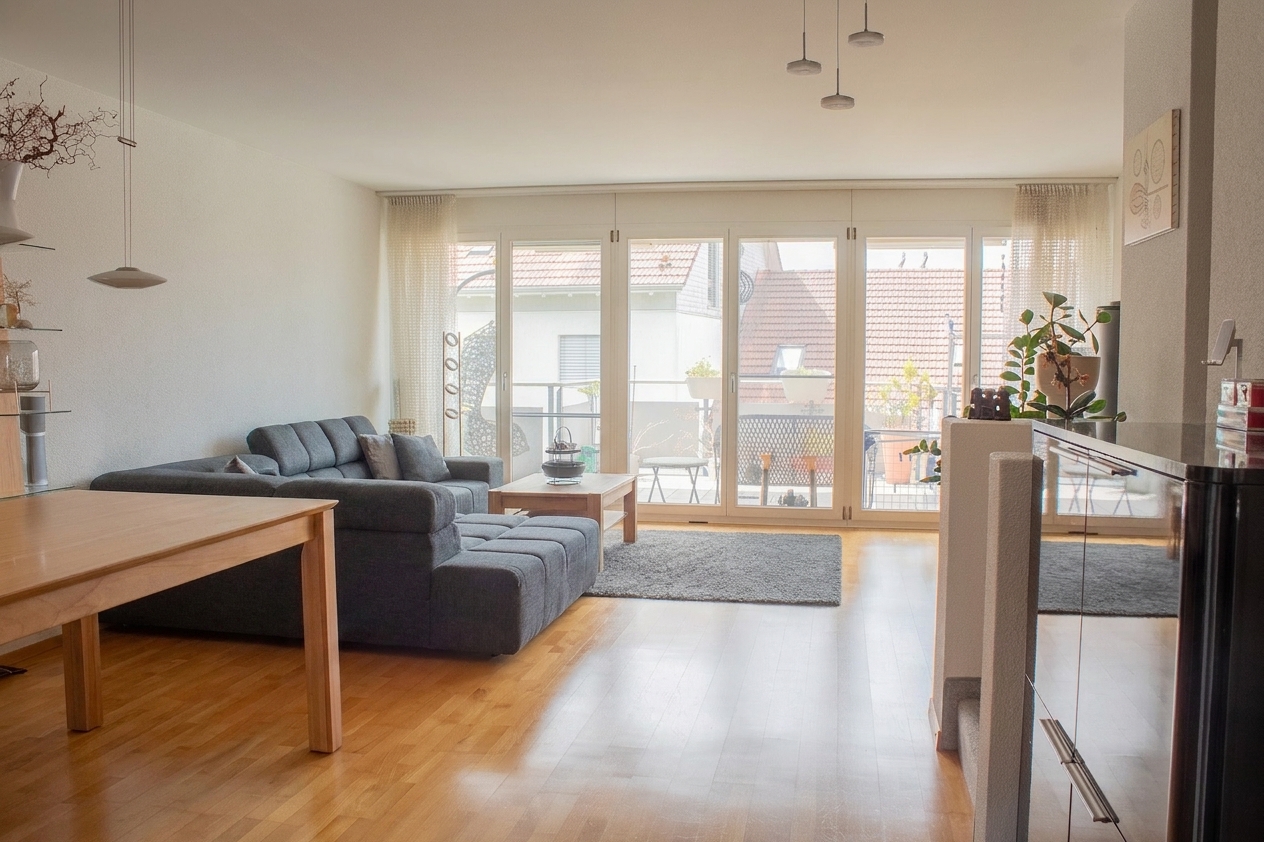 5.5-Zimmerwohnung, Balkon & Weitsicht in Rafz - 3