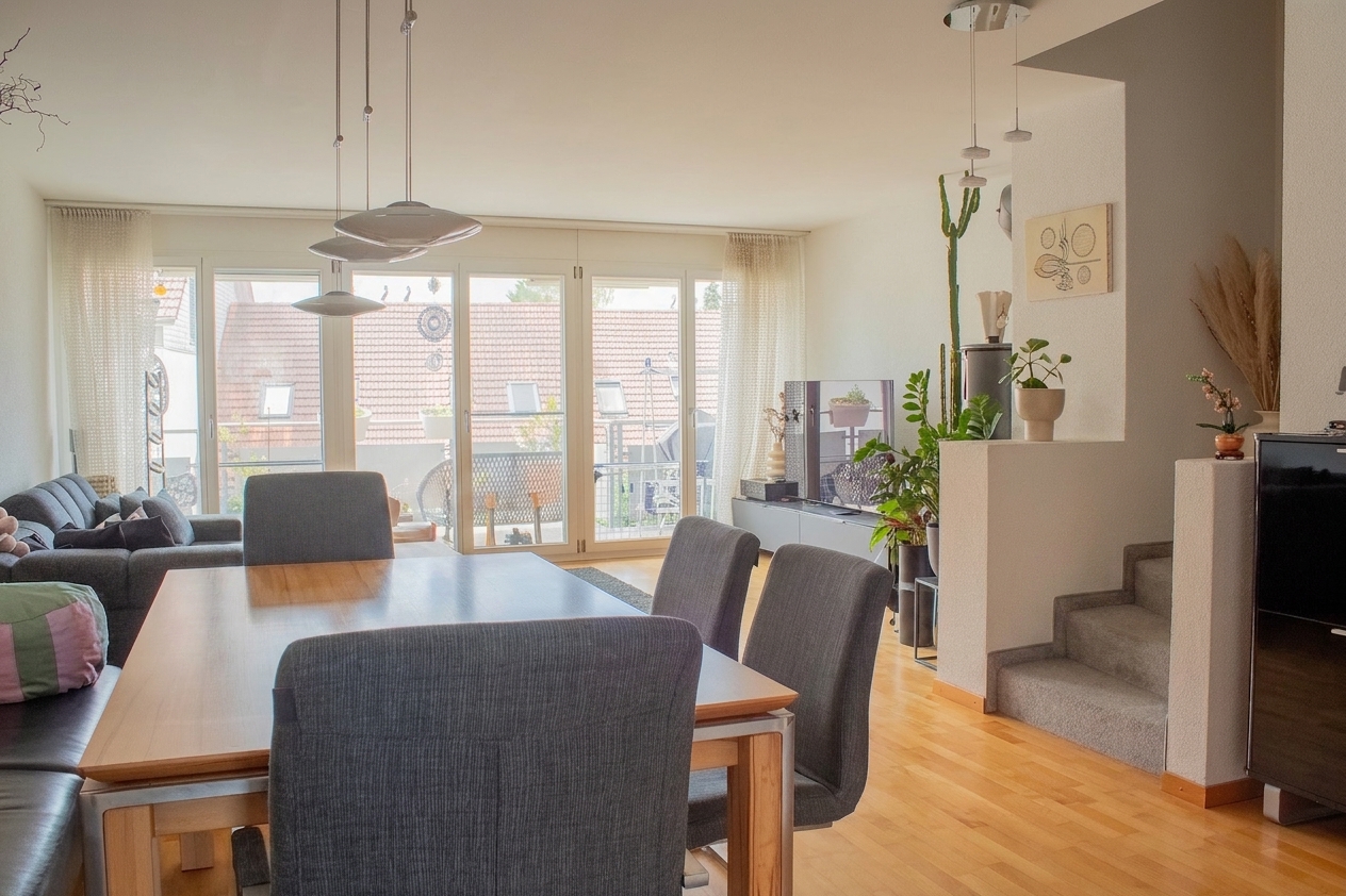 5.5-Zimmerwohnung, Balkon & Weitsicht in Rafz - 2