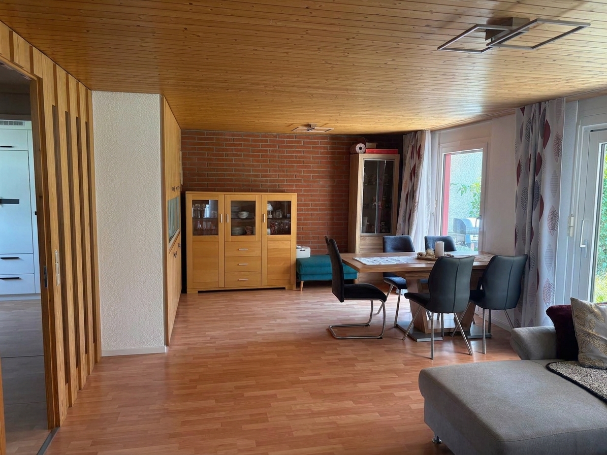 4.5-Zi.-Einfamilienhaus mit Garten und Bergblick, Glarus - 2