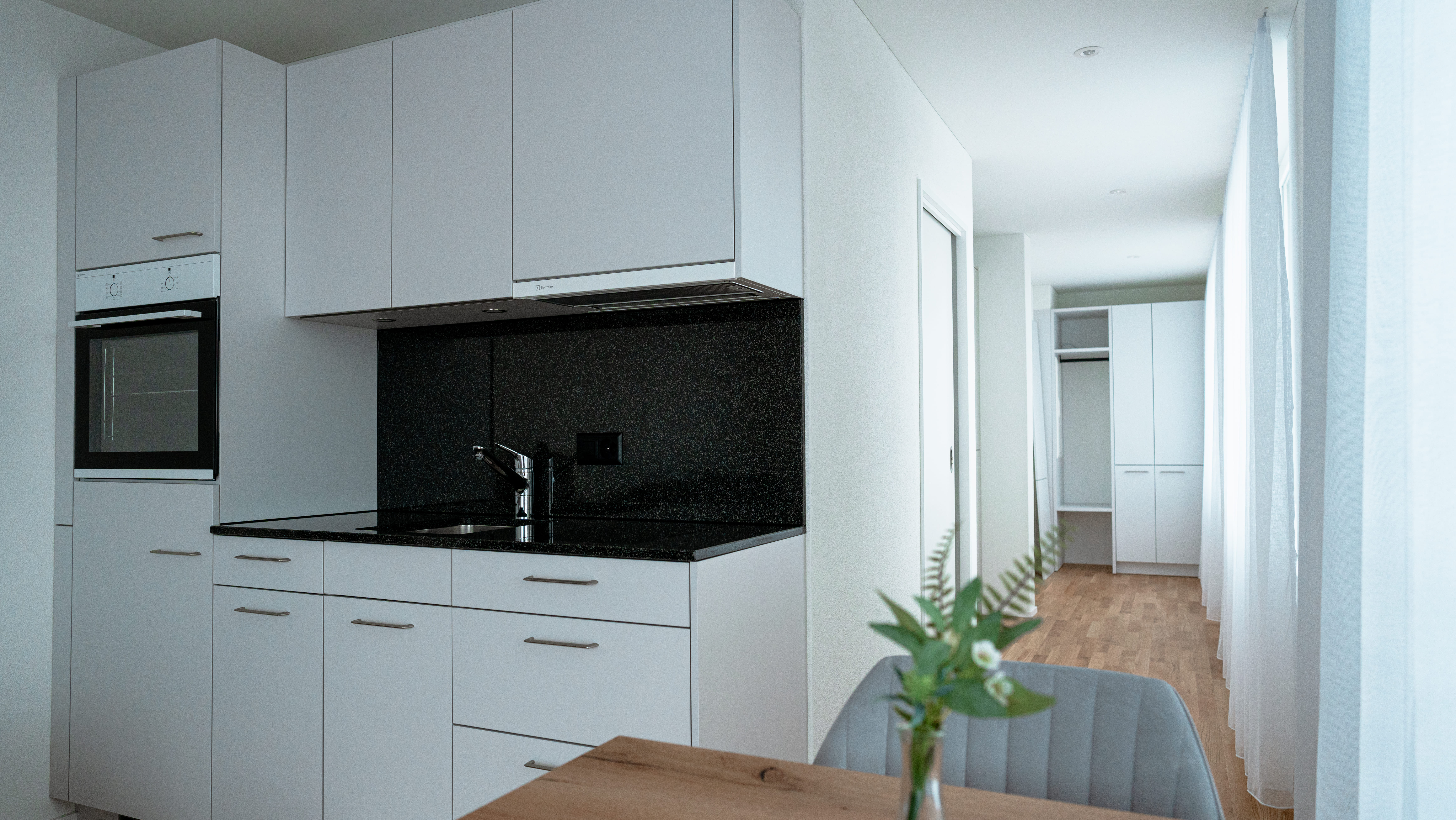 Möblierte 1-Zimmer-Wohnung mit Terrasse in Dübendorf - 3