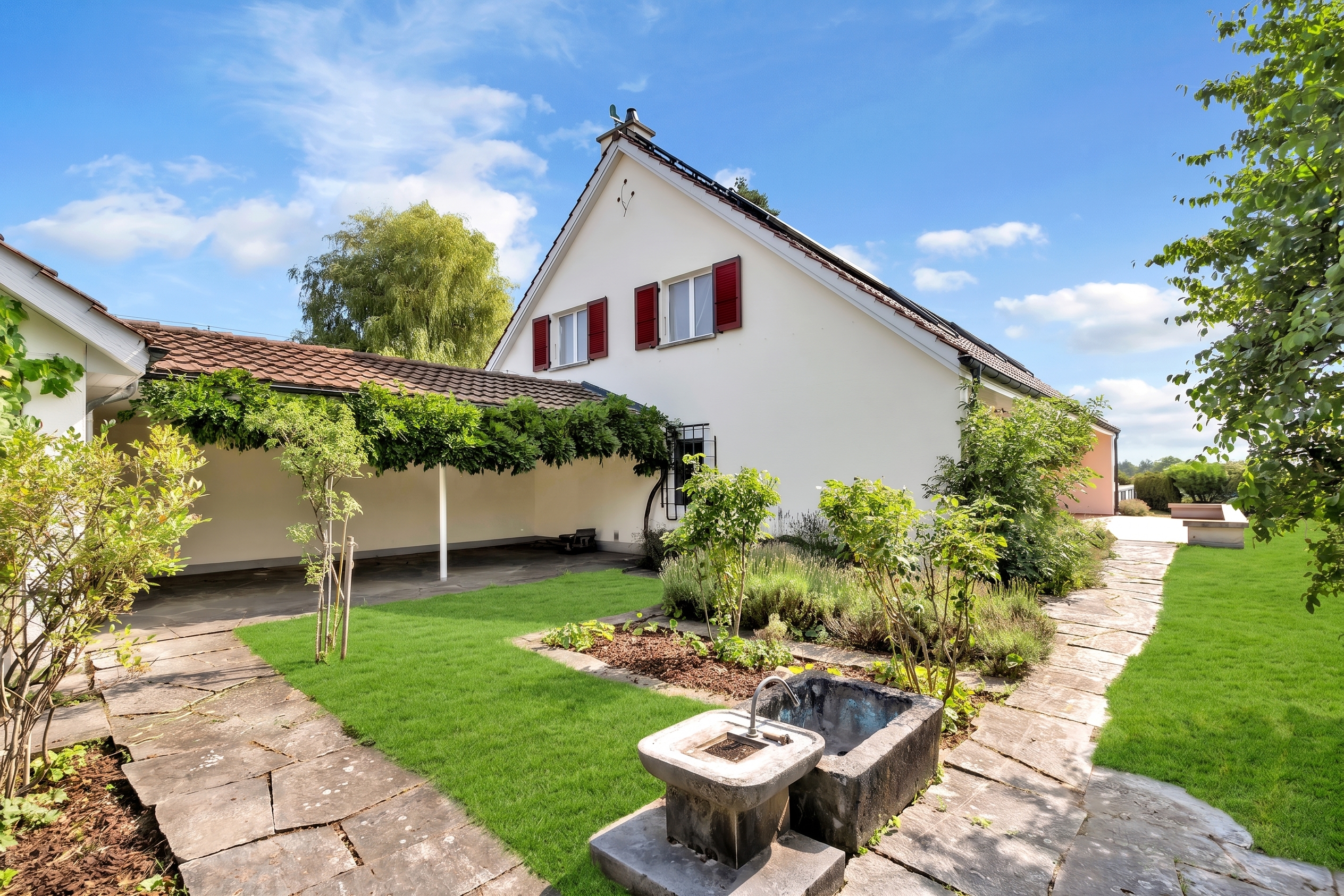 Grosszügiges Wohnen mit unverbaubarem Weitblick – Familienresidenz mit Pool in Frauenkappelen - 2