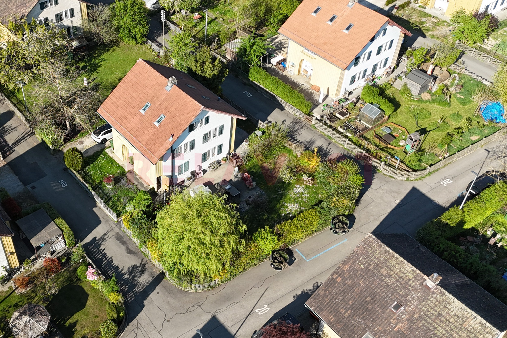 Derendingen: 2-Familienhaus mit grossem Garten, 9.5 Zimmer - 3