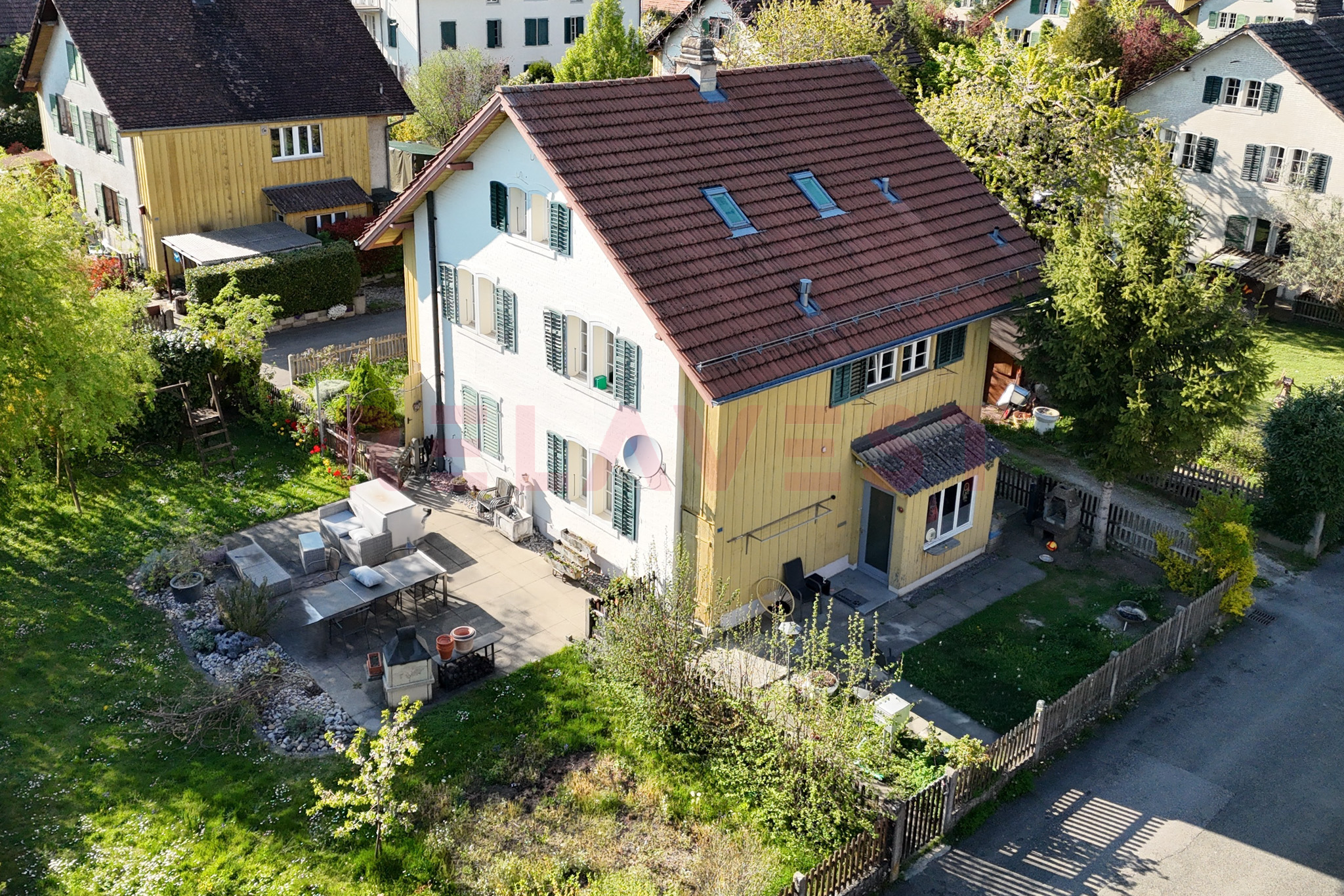 Derendingen: 2-Familienhaus mit grossem Garten, 9.5 Zimmer - 2