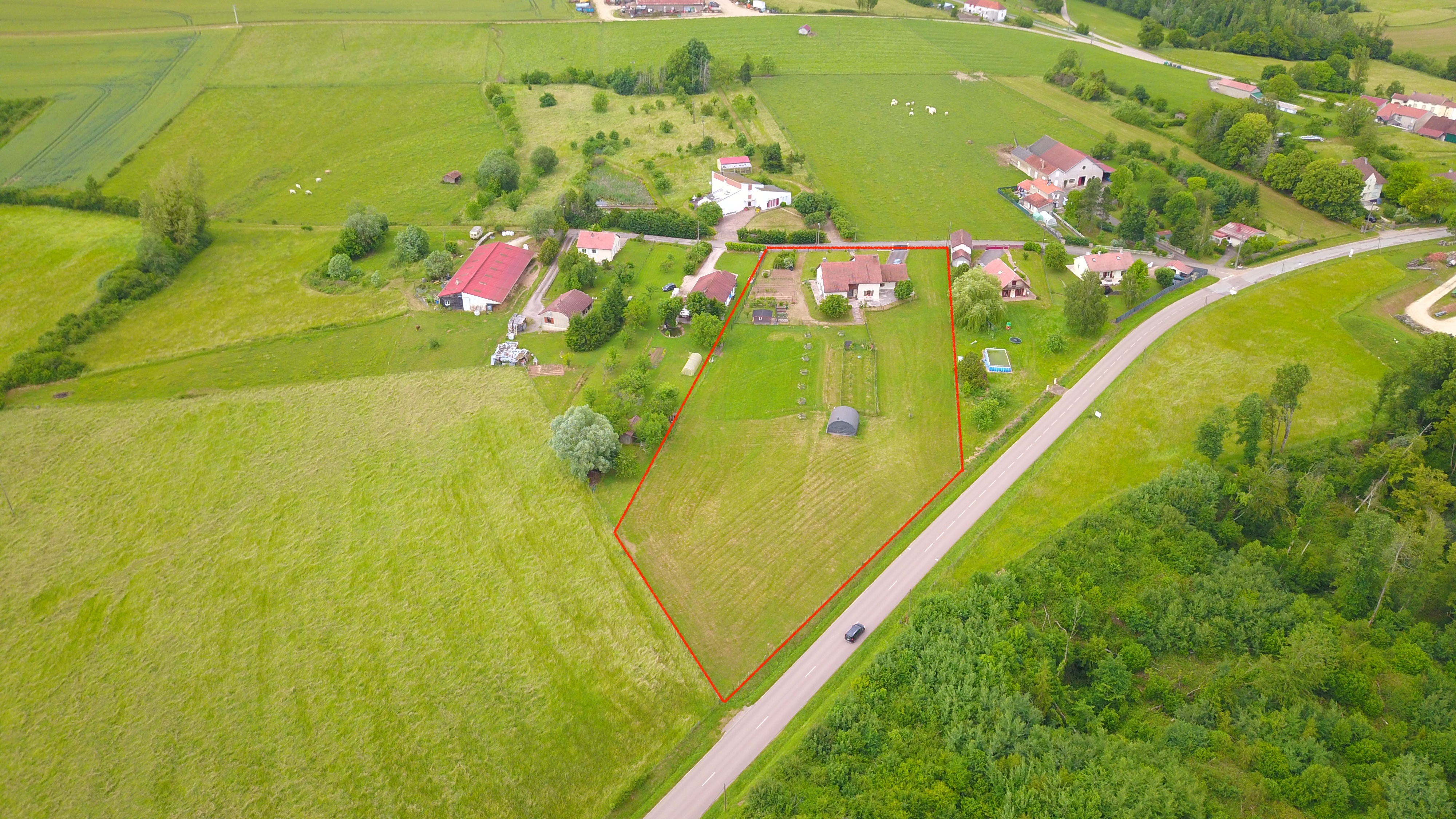 7.5-Zimmer-Landhaus mit 1 ha Grundstück in Monthureux-sur-Saône (FR) nähe Basel und Boncourt - 2
