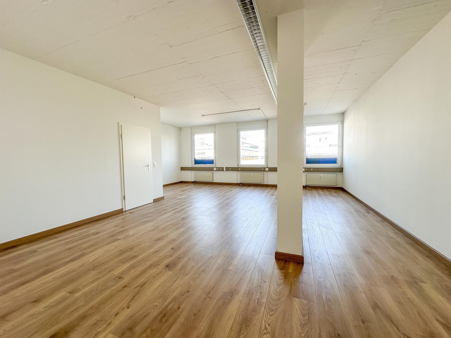 SharedSpace 23: flexibles Büro 31 m² mit Küche, Reinach Kägen - 2