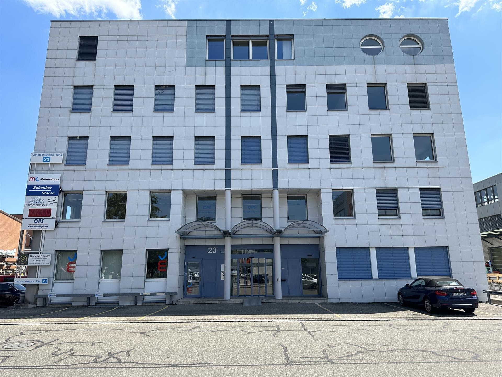 Vielseitige Gewerbefläche mit Lager & Büro in Reinach mieten - 3