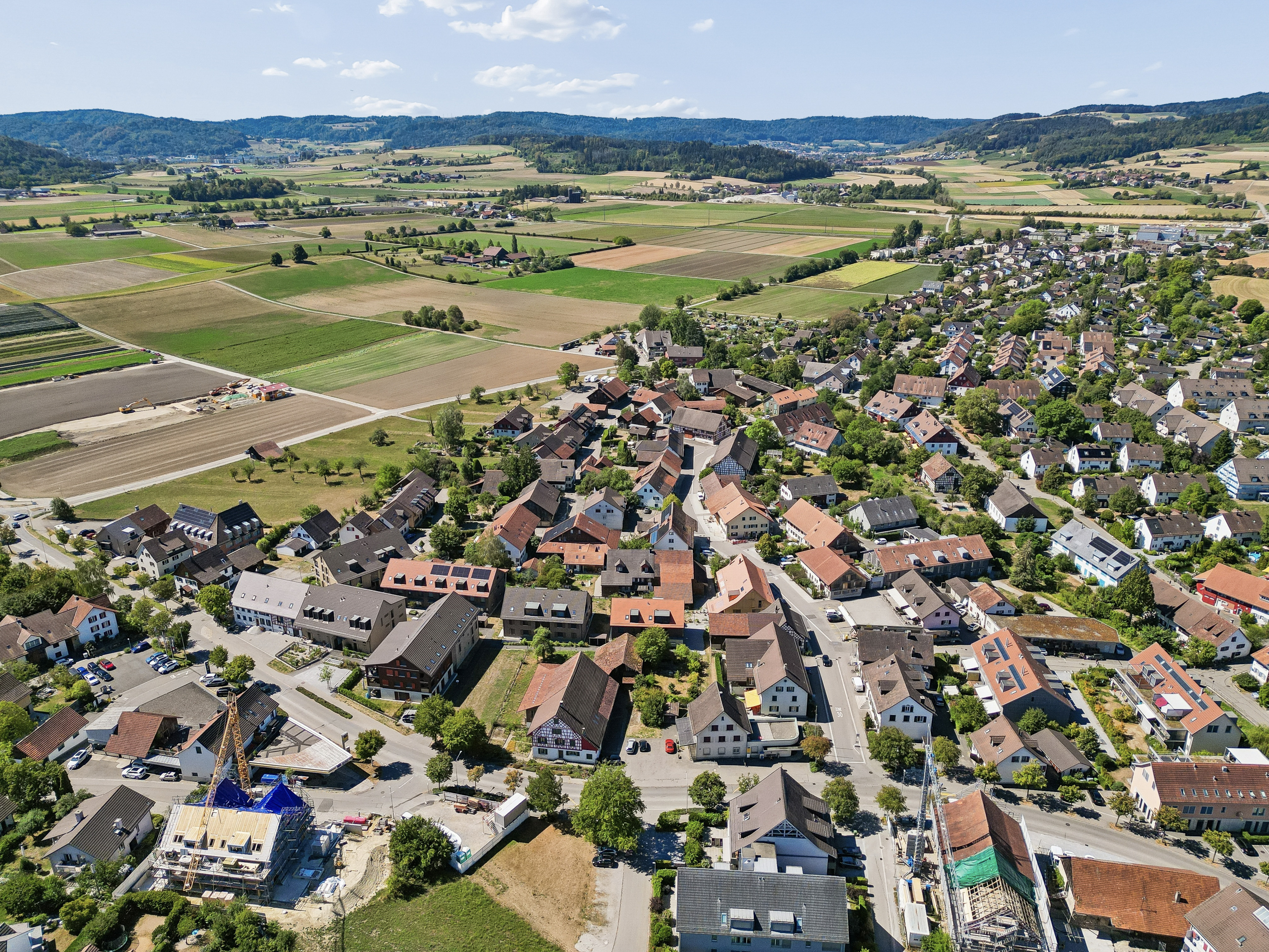 Zentral, ruhig und lichtdurchflutet - Ihr neues Zuhause im Herzen von Hettlingen - 2